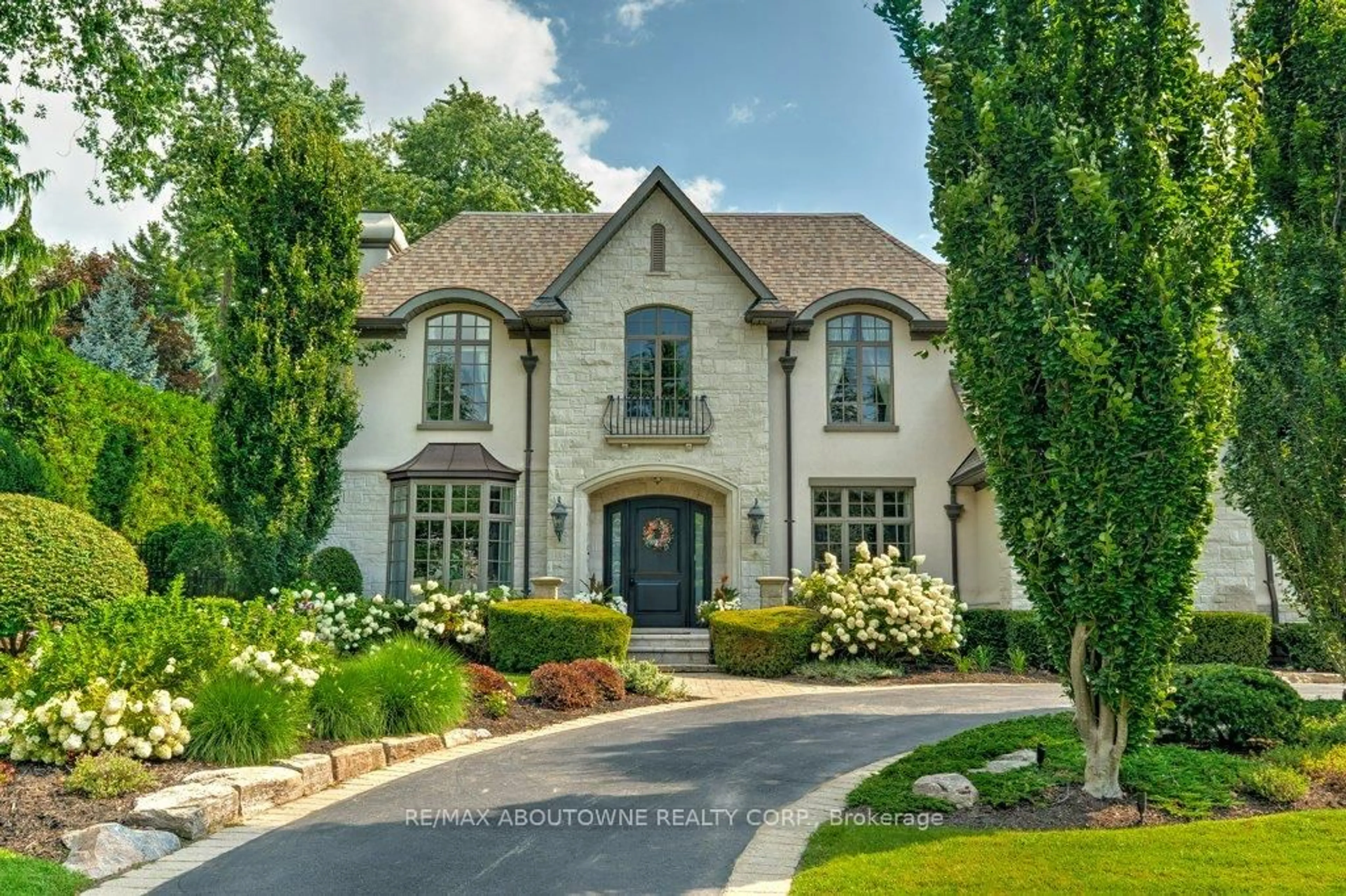 Home with brick exterior material, street for 1237 Donlea Cres, Oakville Ontario L6J 1V8