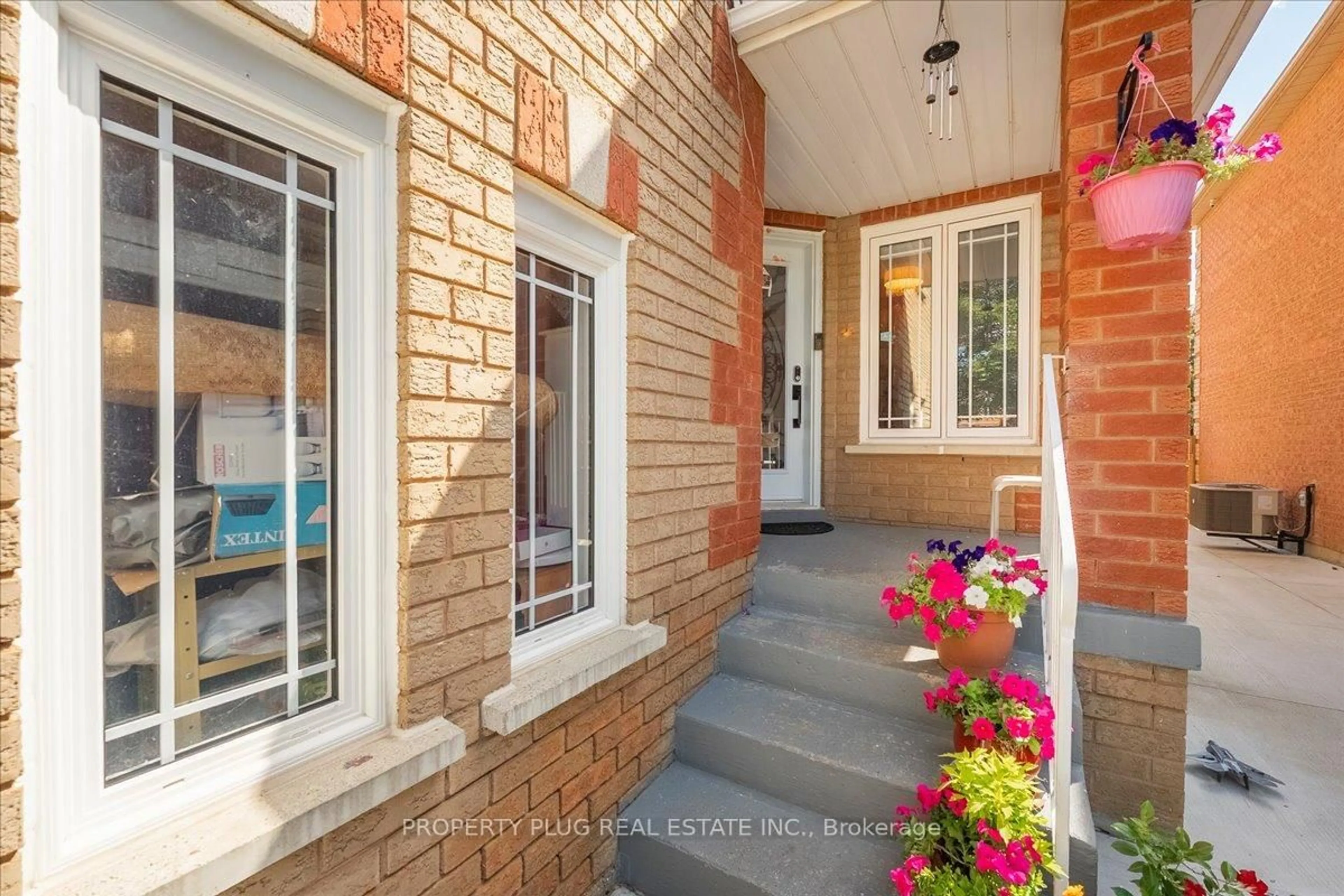 Unknown for 95 Mosley Cres, Brampton Ontario L6Y 5C9
