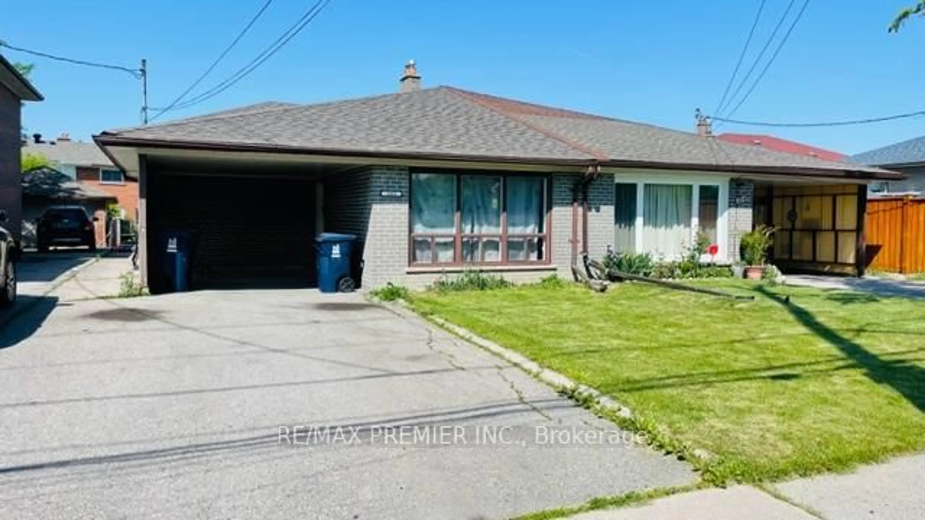 Unknown for 102 Northover St, Toronto Ontario M3L 1W7