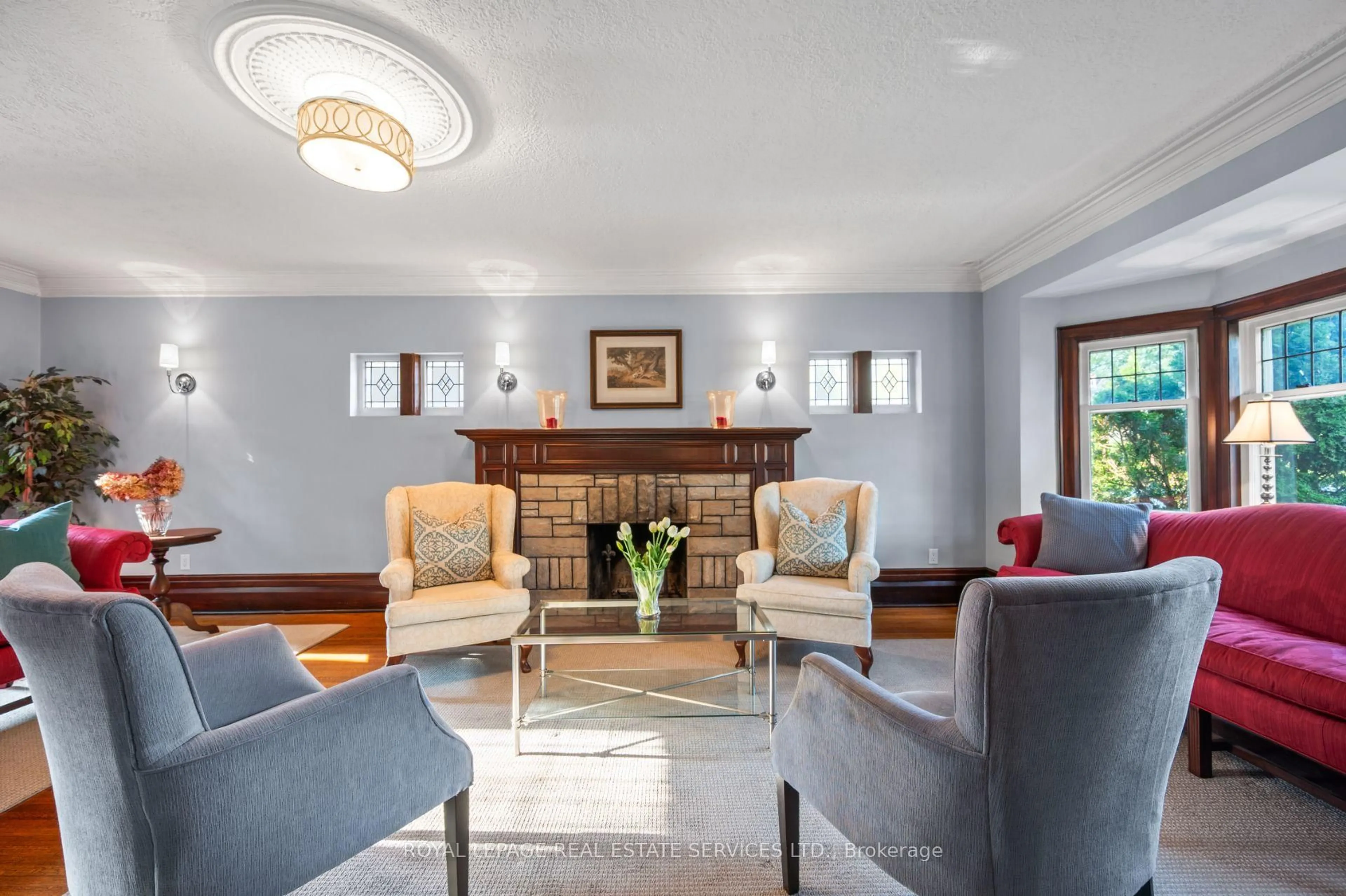 Lobby for 64 Grenview Blvd, Toronto Ontario M8X 2K4