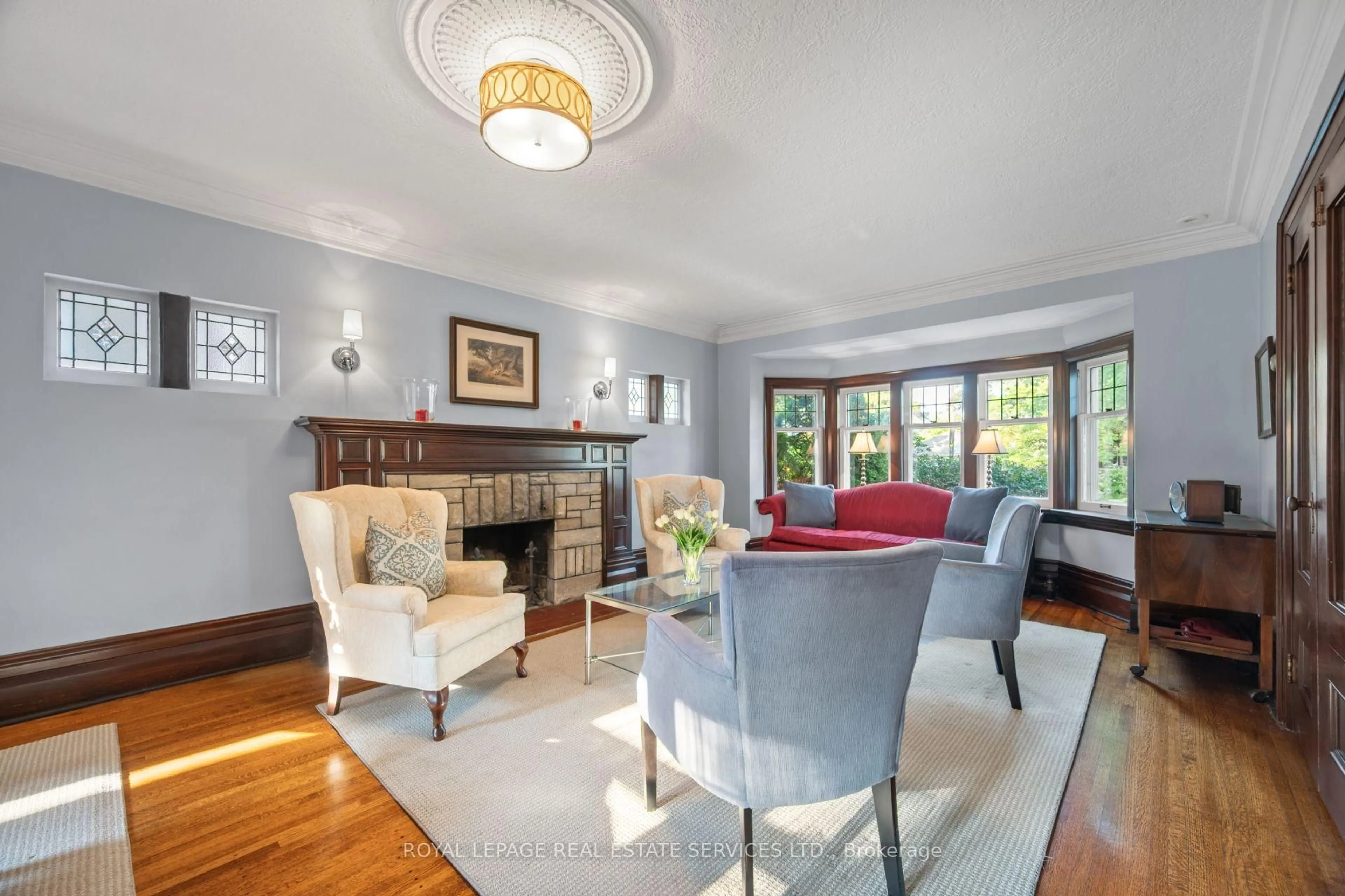Living room with furniture, unknown for 64 Grenview Blvd, Toronto Ontario M8X 2K4