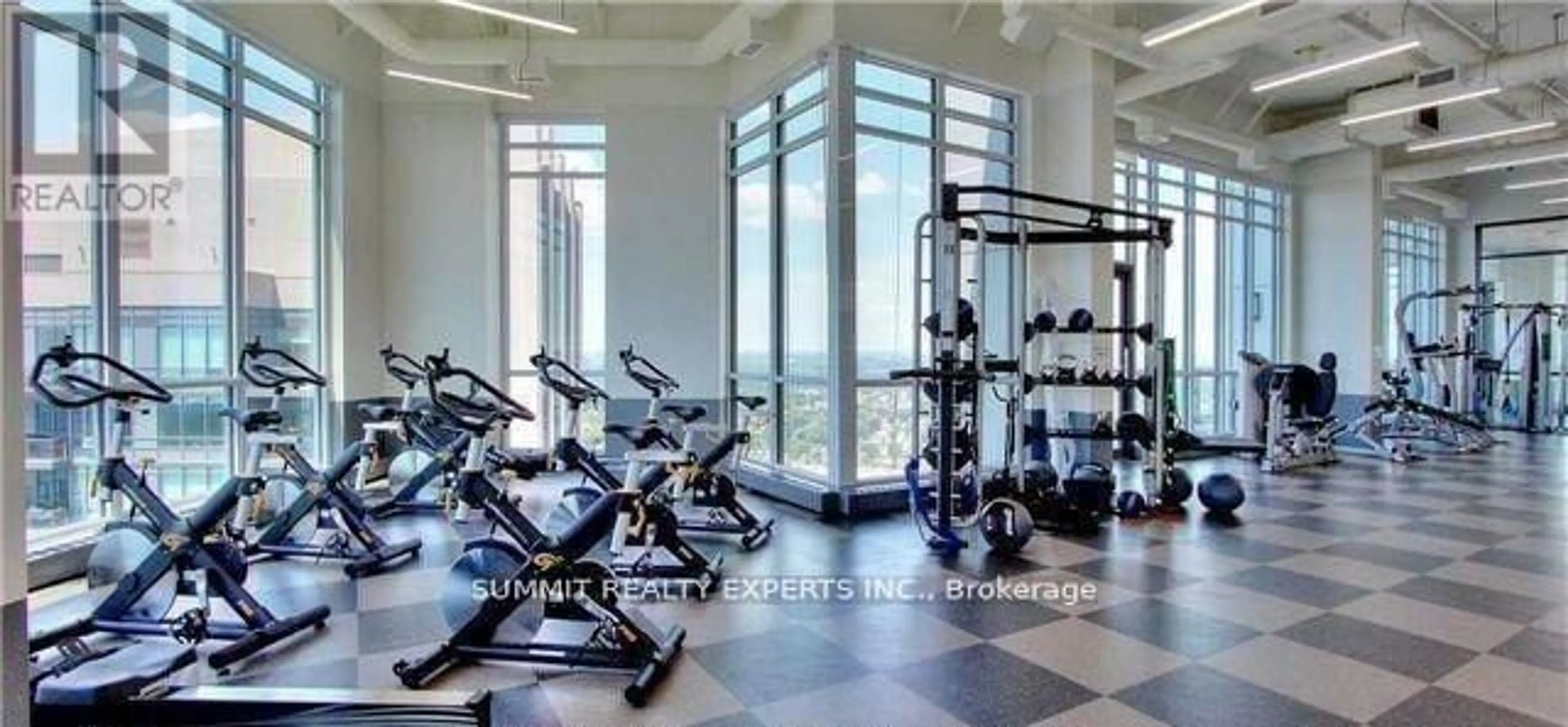 Gym or fitness room for 10 parklawn Rd #519, Toronto Ontario M8V 0H9