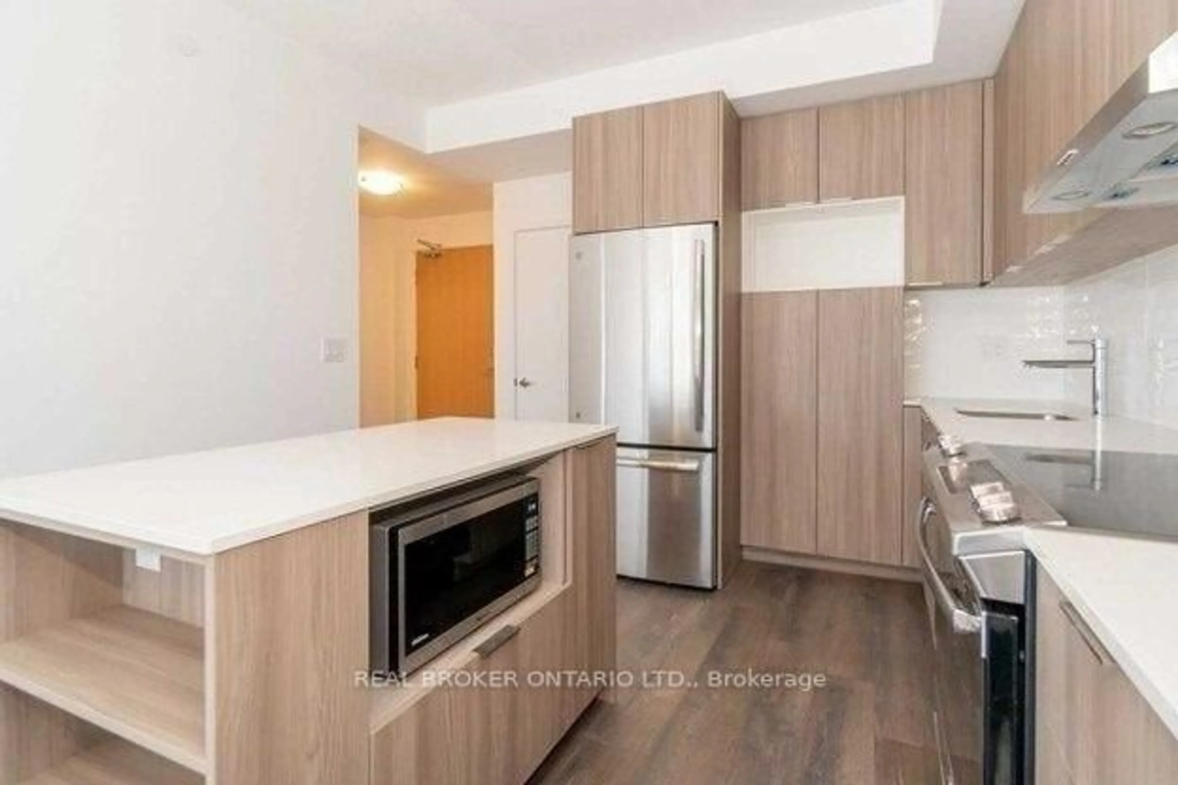 Standard kitchen, wood/laminate floor for 2520 Eglinton Ave #1319, Mississauga Ontario L5M 0Y2