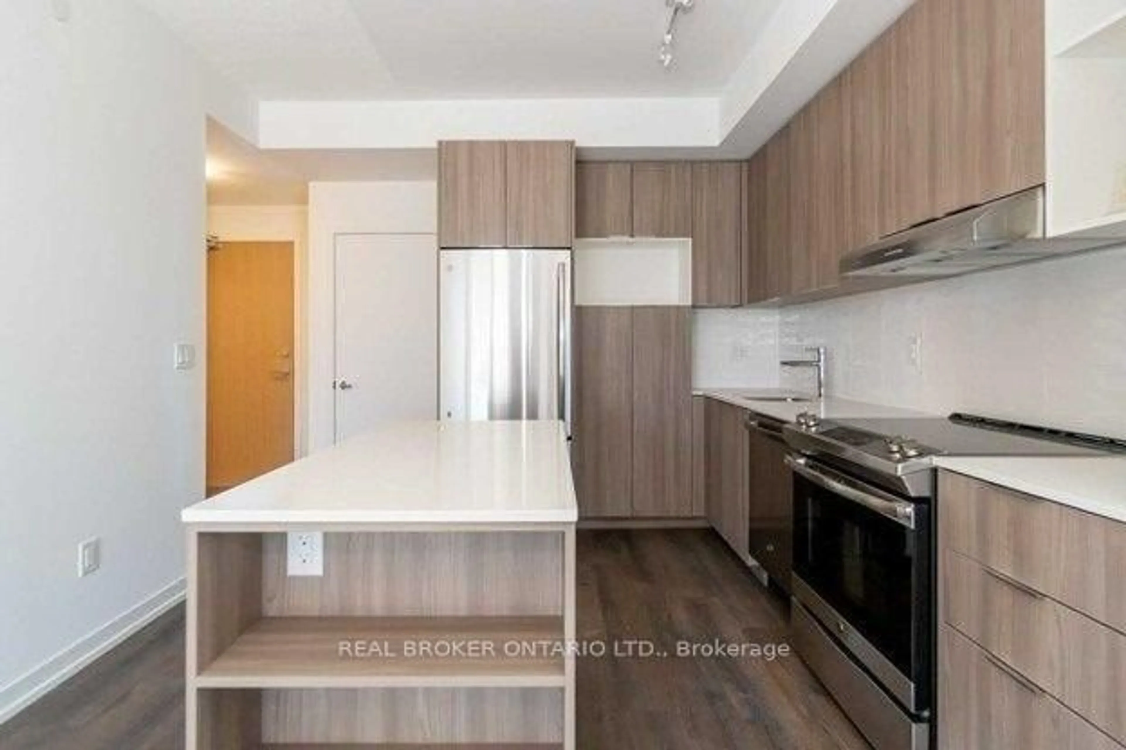 Standard kitchen, wood/laminate floor for 2520 Eglinton Ave #1319, Mississauga Ontario L5M 0Y2