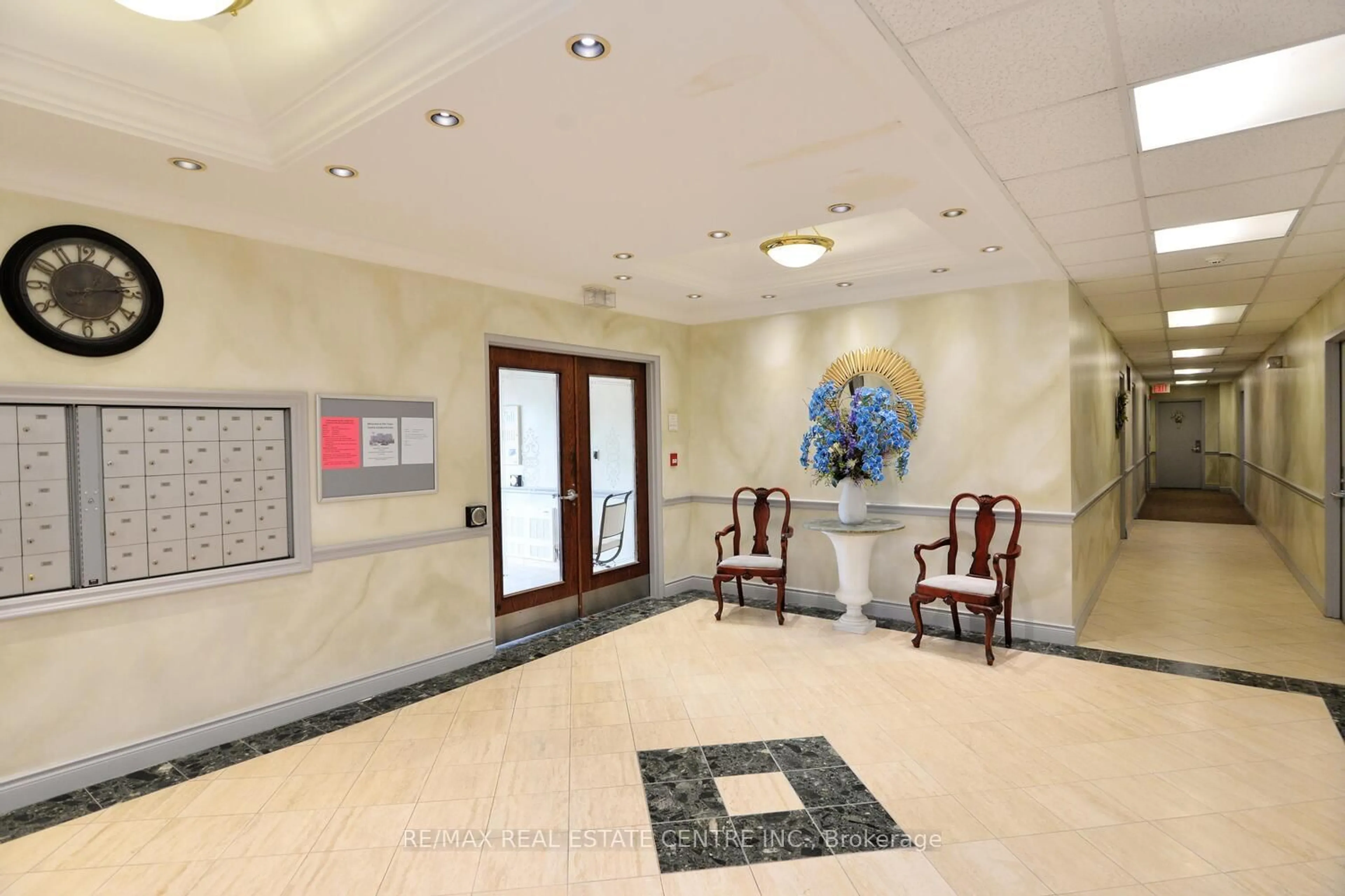 Lobby for 200 Broadway #406, Orangeville Ontario L9W 5G3