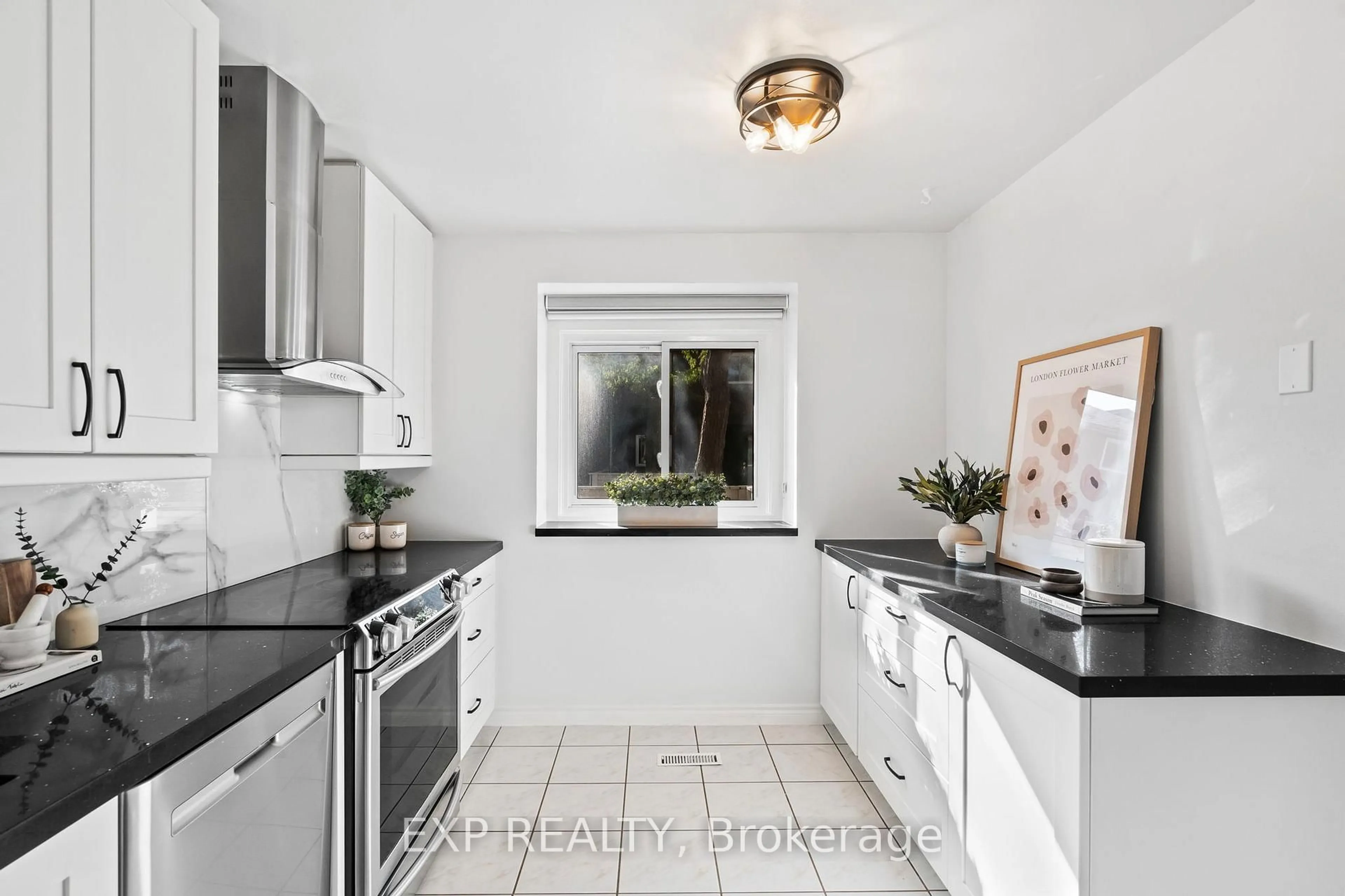 Standard kitchen, ceramic/tile floor for 6855 Glen Erin Dr #21, Mississauga Ontario L5N 1P6