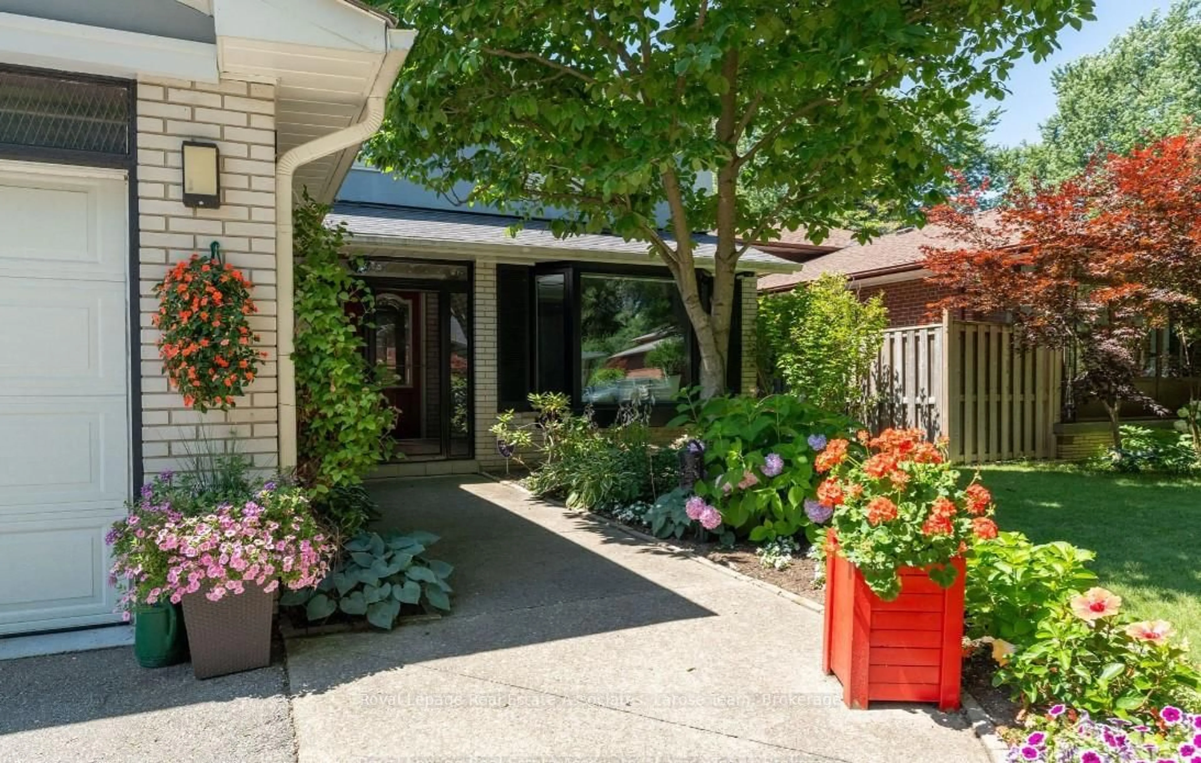 Unknown for 1386 Myron Dr, Mississauga Ontario L5E 2N4
