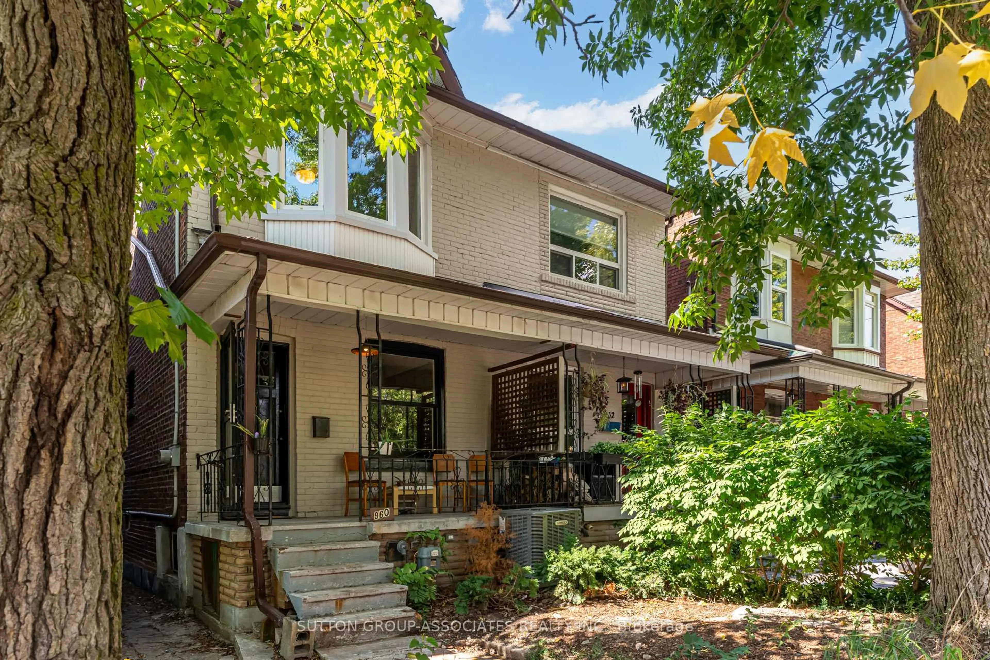 Patio, street for 960 Shaw St, Toronto Ontario M6G 3M7