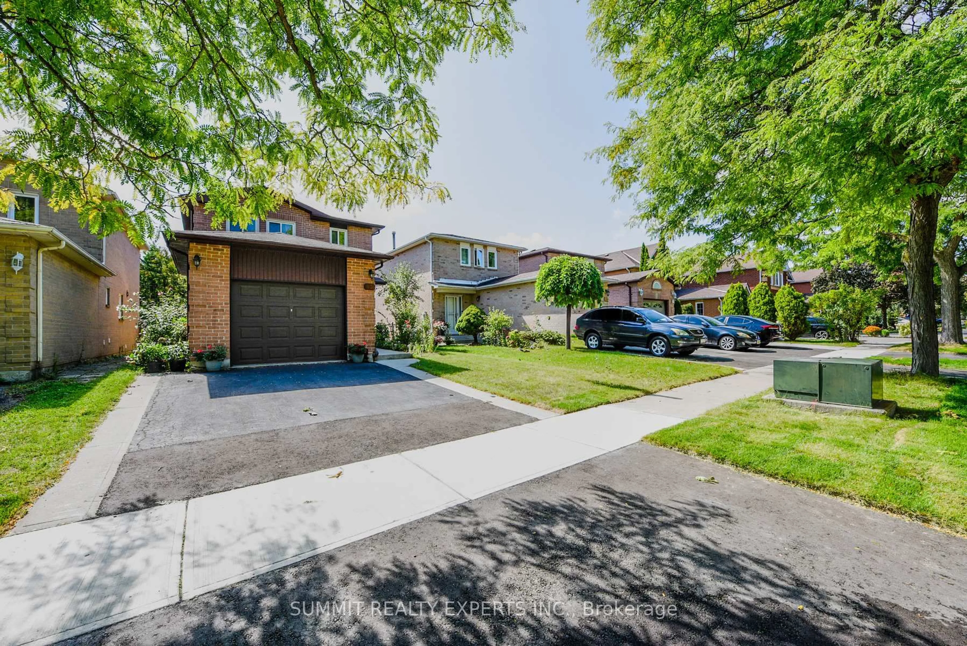 Home with brick exterior material, street for 95 Muirland Cres, Brampton Ontario L6X 4G3