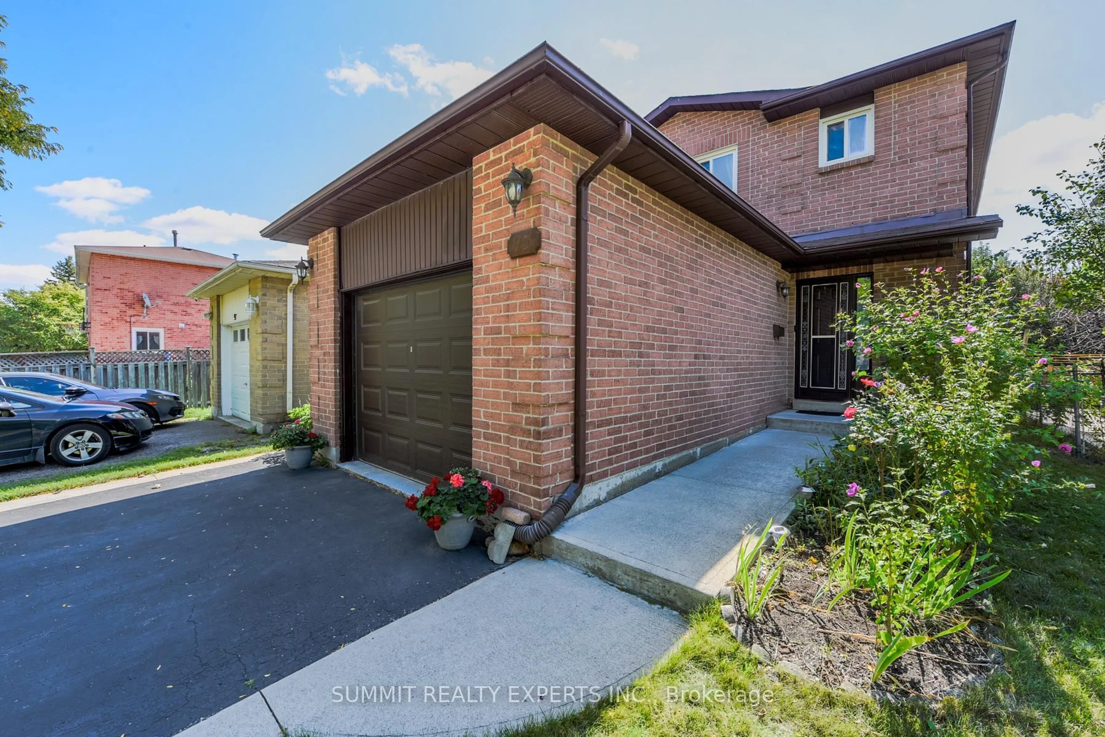 Home with brick exterior material, street for 95 Muirland Cres, Brampton Ontario L6X 4G3