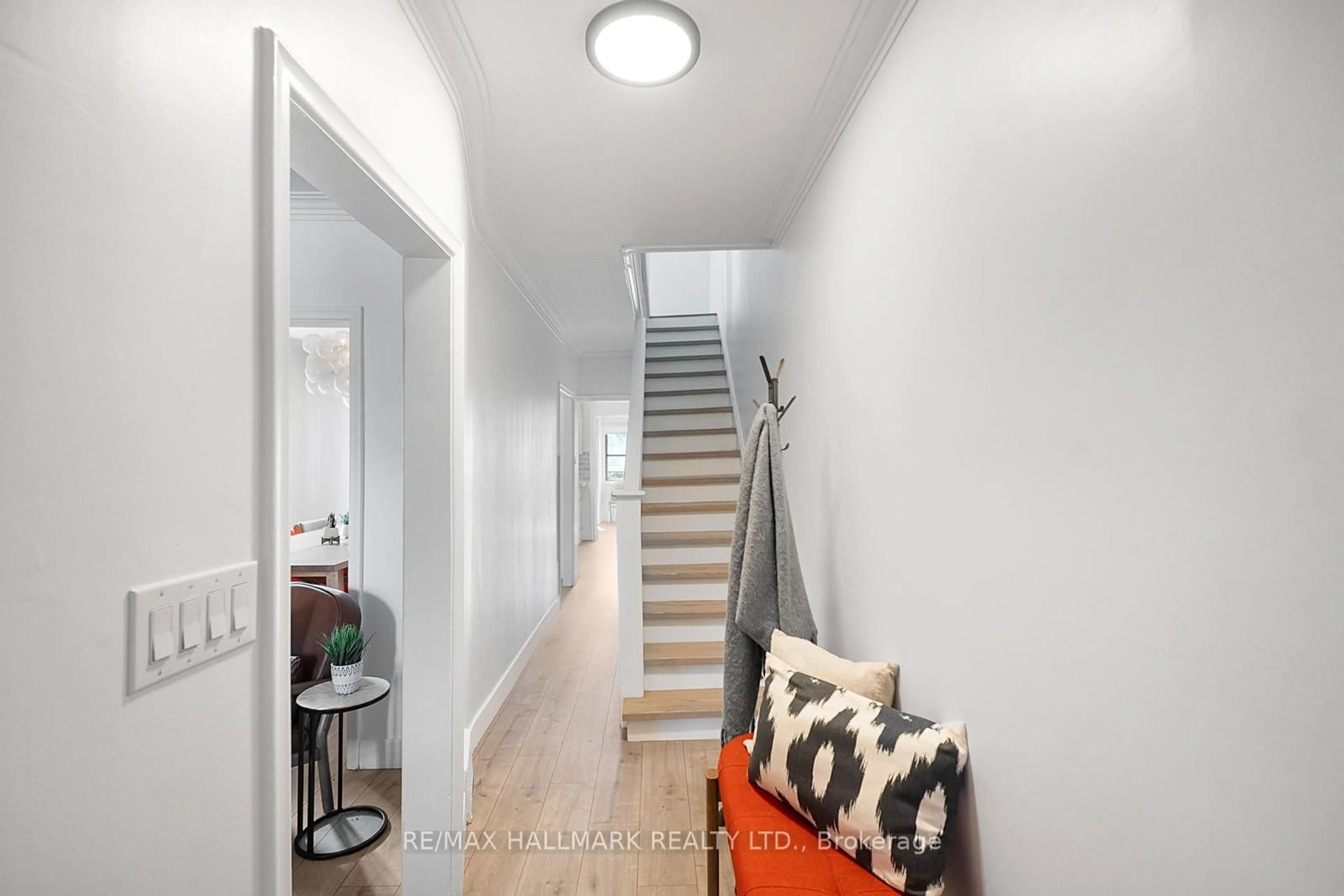 Indoor entryway for 1 Hounslow Heath Rd, Toronto Ontario M6N 1G7