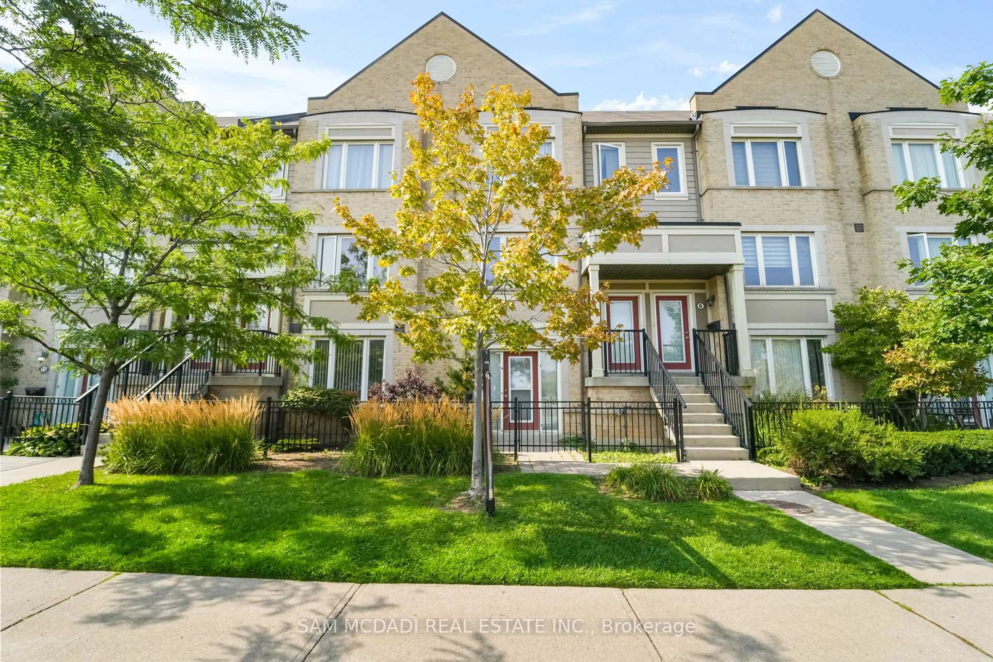 Unknown for 2895 Hazelton Pl #8, Mississauga Ontario L5M 0S3
