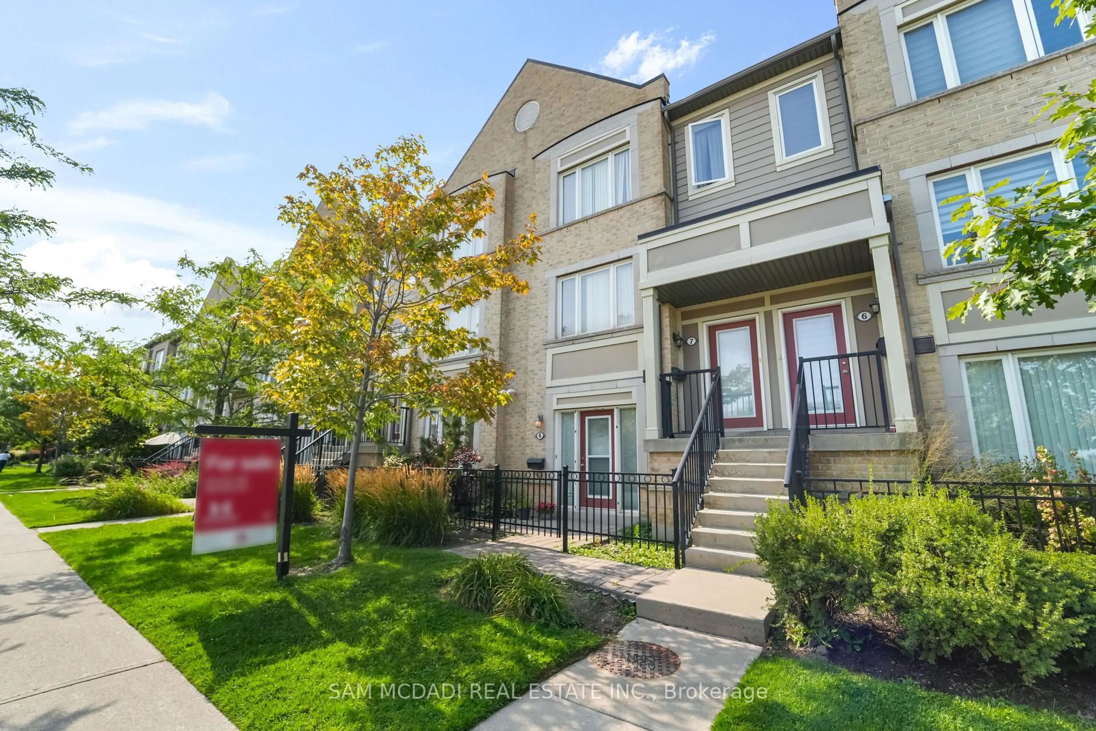 Unknown for 2895 Hazelton Pl #8, Mississauga Ontario L5M 0S3