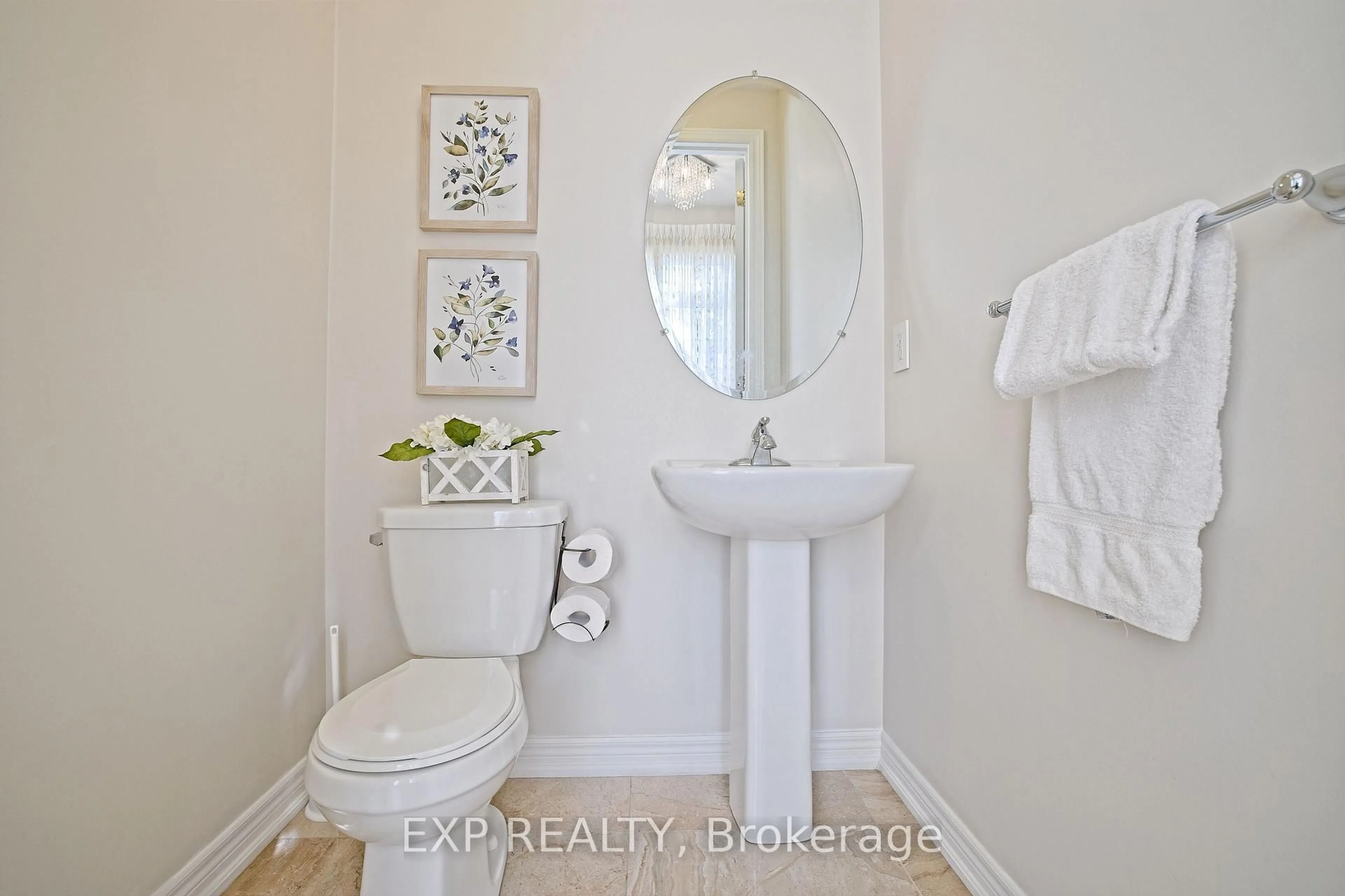 Standard bathroom, ceramic/tile floor for 520 Dougall Ave, Caledon Ontario L7C 3Y8