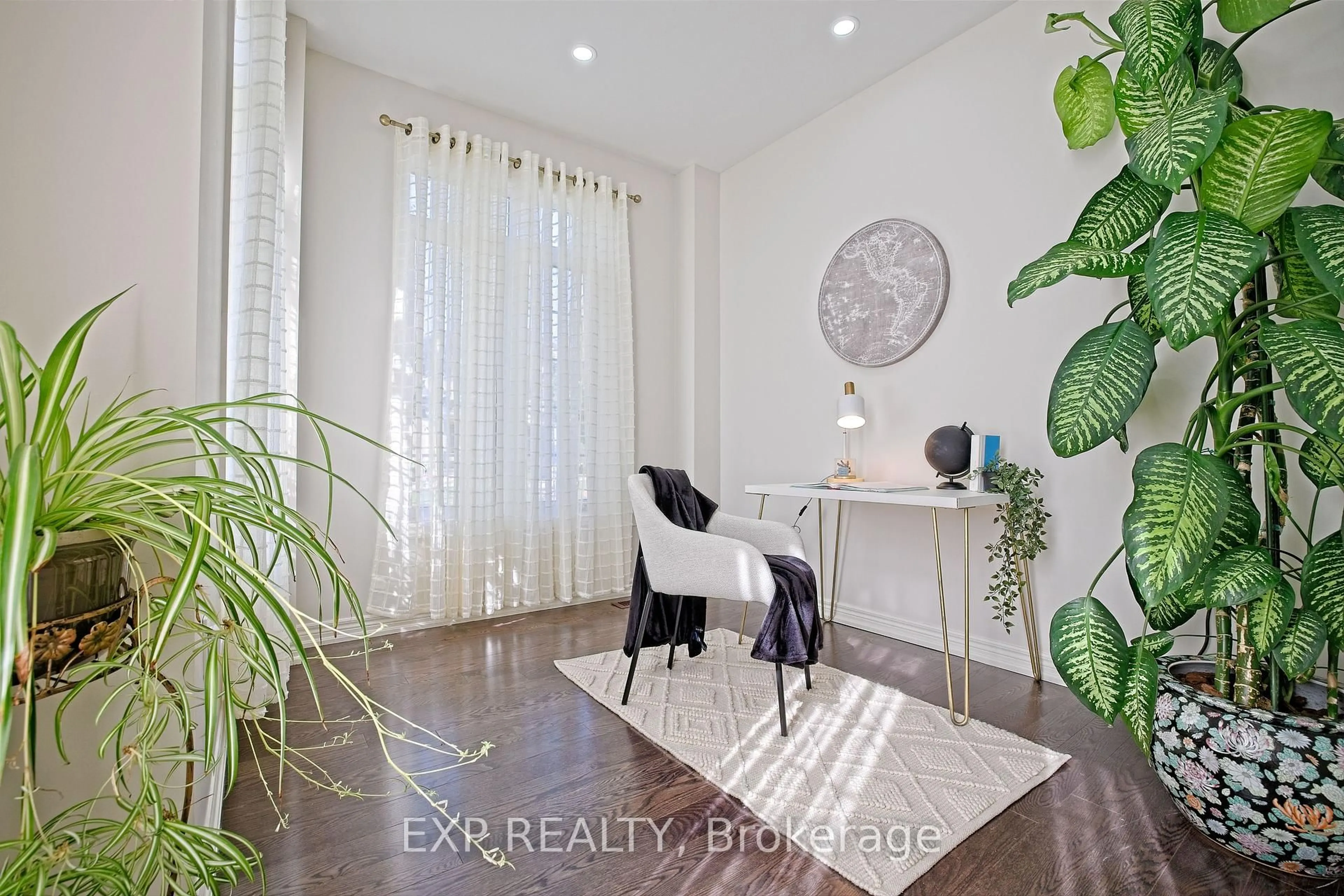 A pic of a room for 520 Dougall Ave, Caledon Ontario L7C 3Y8