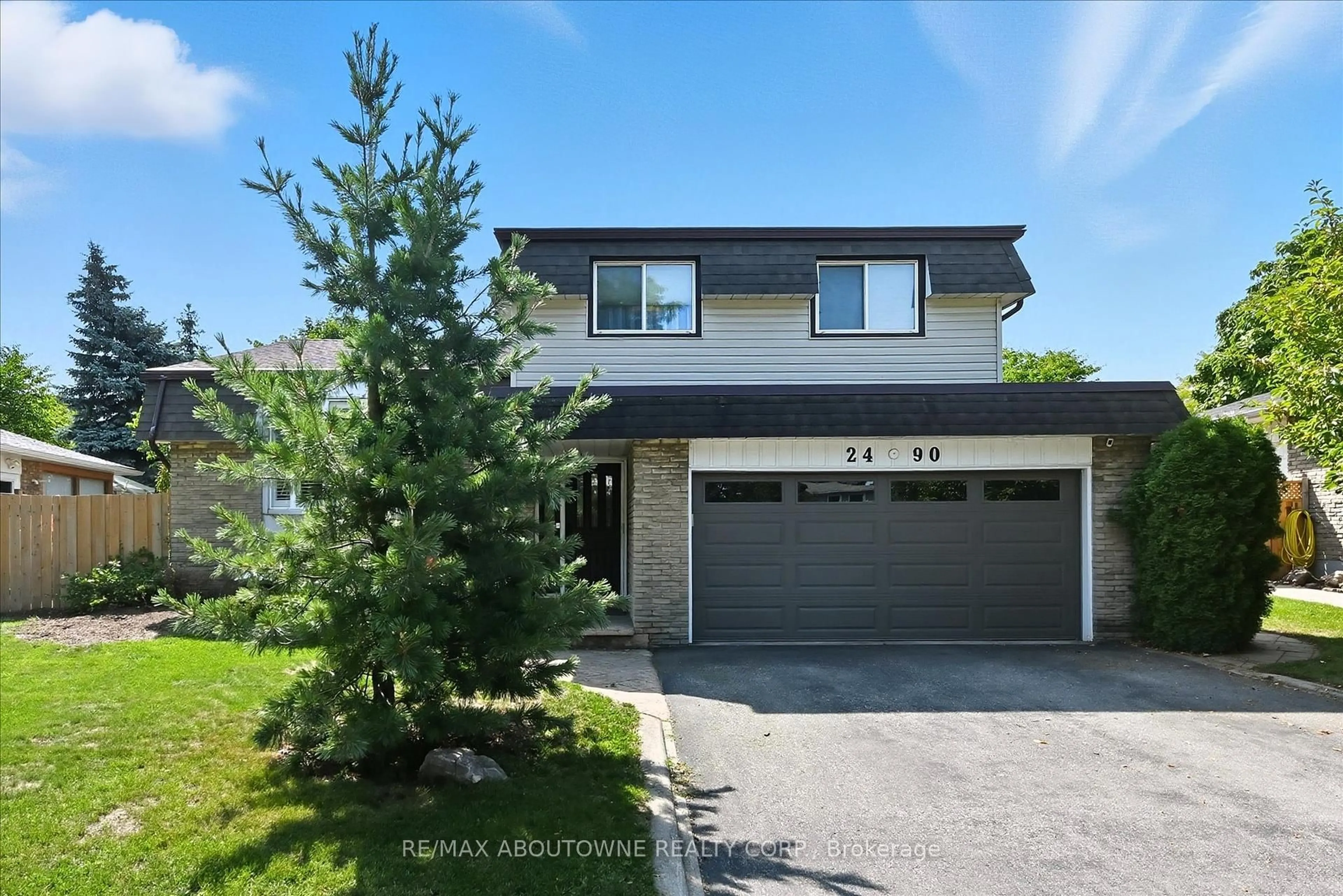 A pic from outside/outdoor area/front of a property/back of a property/a pic from drone, street for 2490 Trevor Dr, Oakville Ontario L6L 5C6