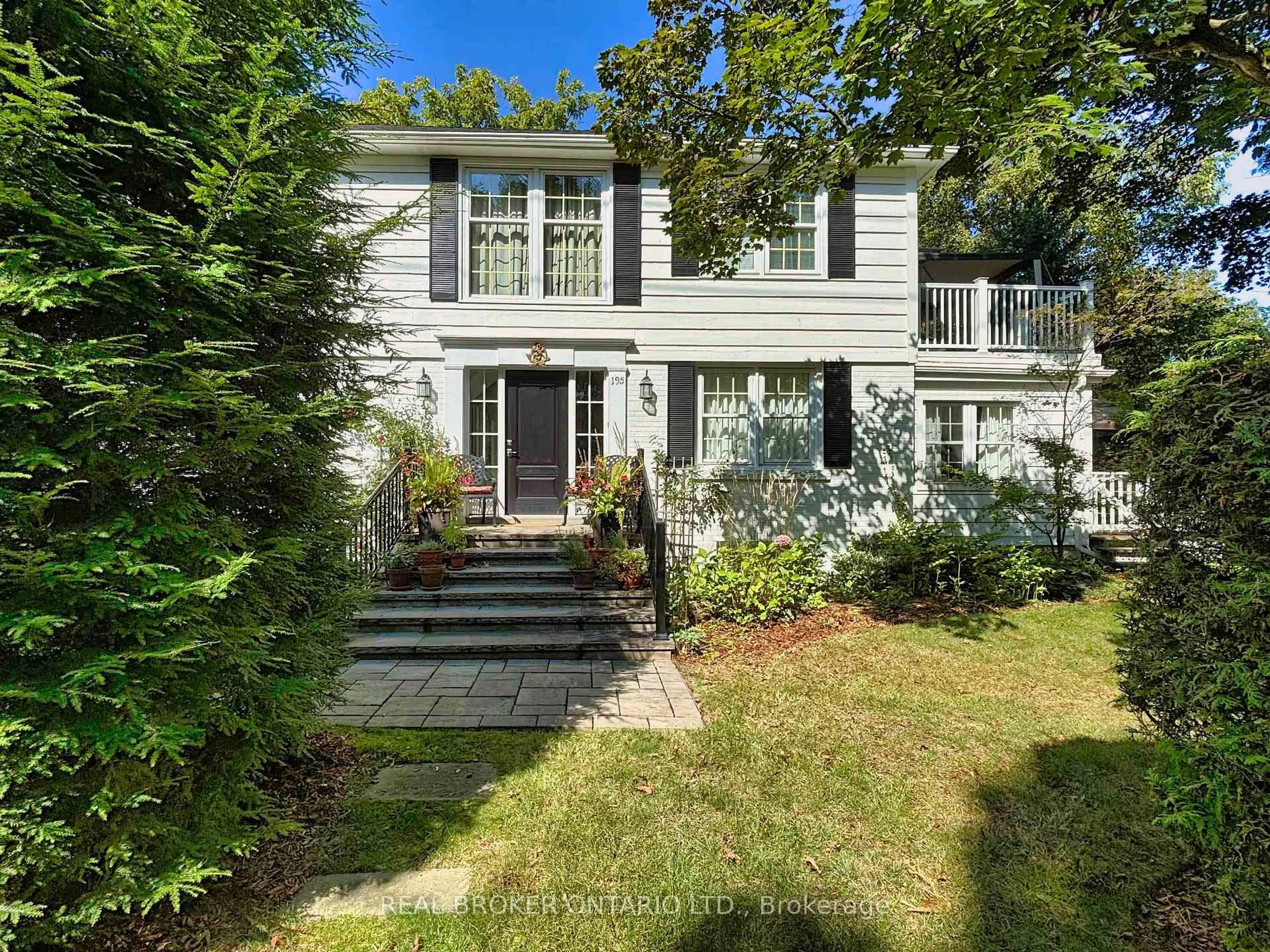 Home with brick exterior material, street for 195 William St, Oakville Ontario L6J 1C8