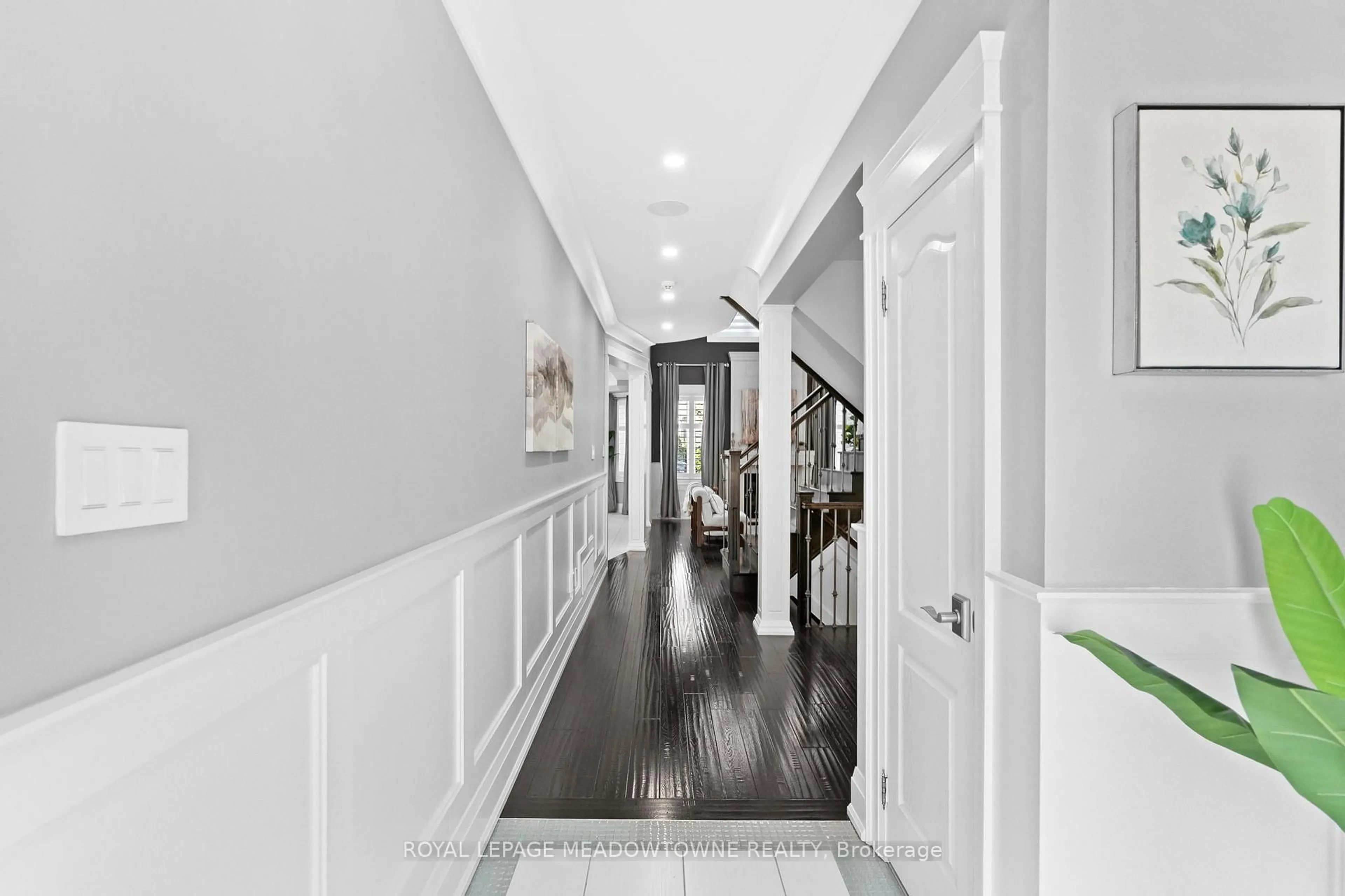Indoor foyer for 729 Wettlaufer Terr, Milton Ontario L9T 8M8