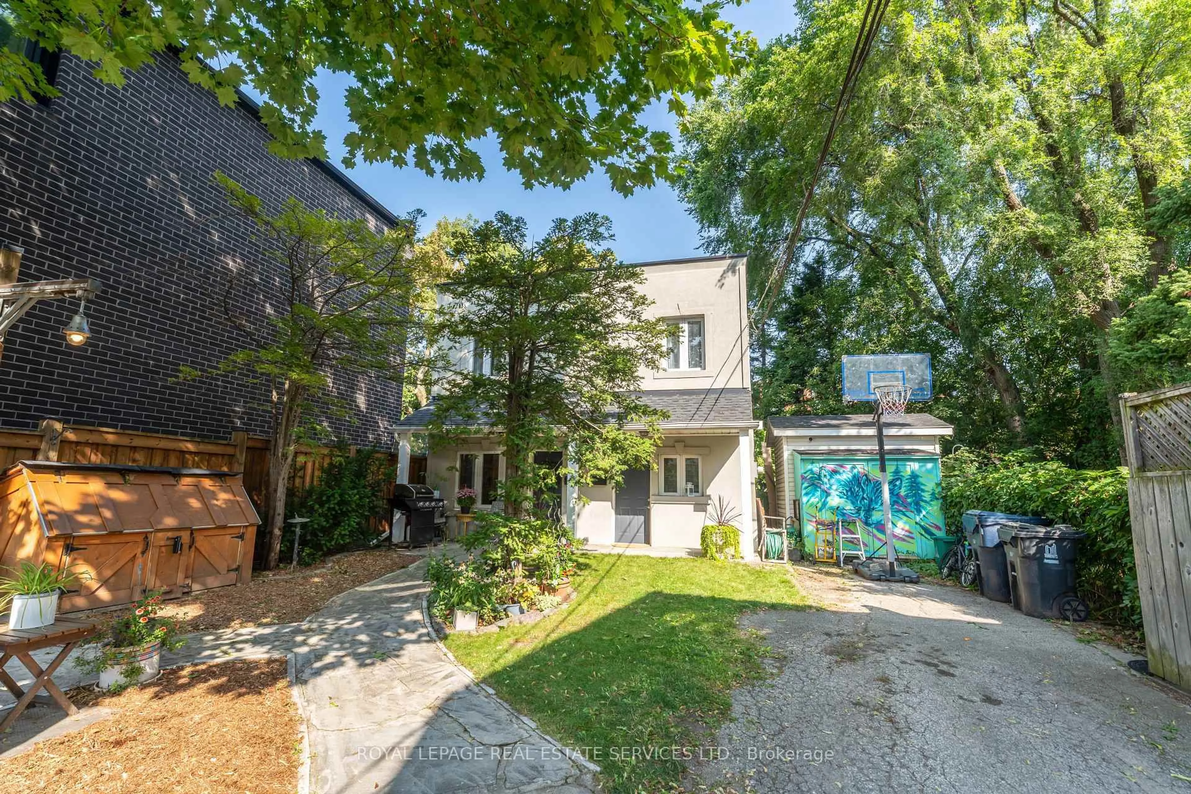 A pic from outside/outdoor area/front of a property/back of a property/a pic from drone, street for 150 Stanley Ave, Toronto Ontario M8V 1N9