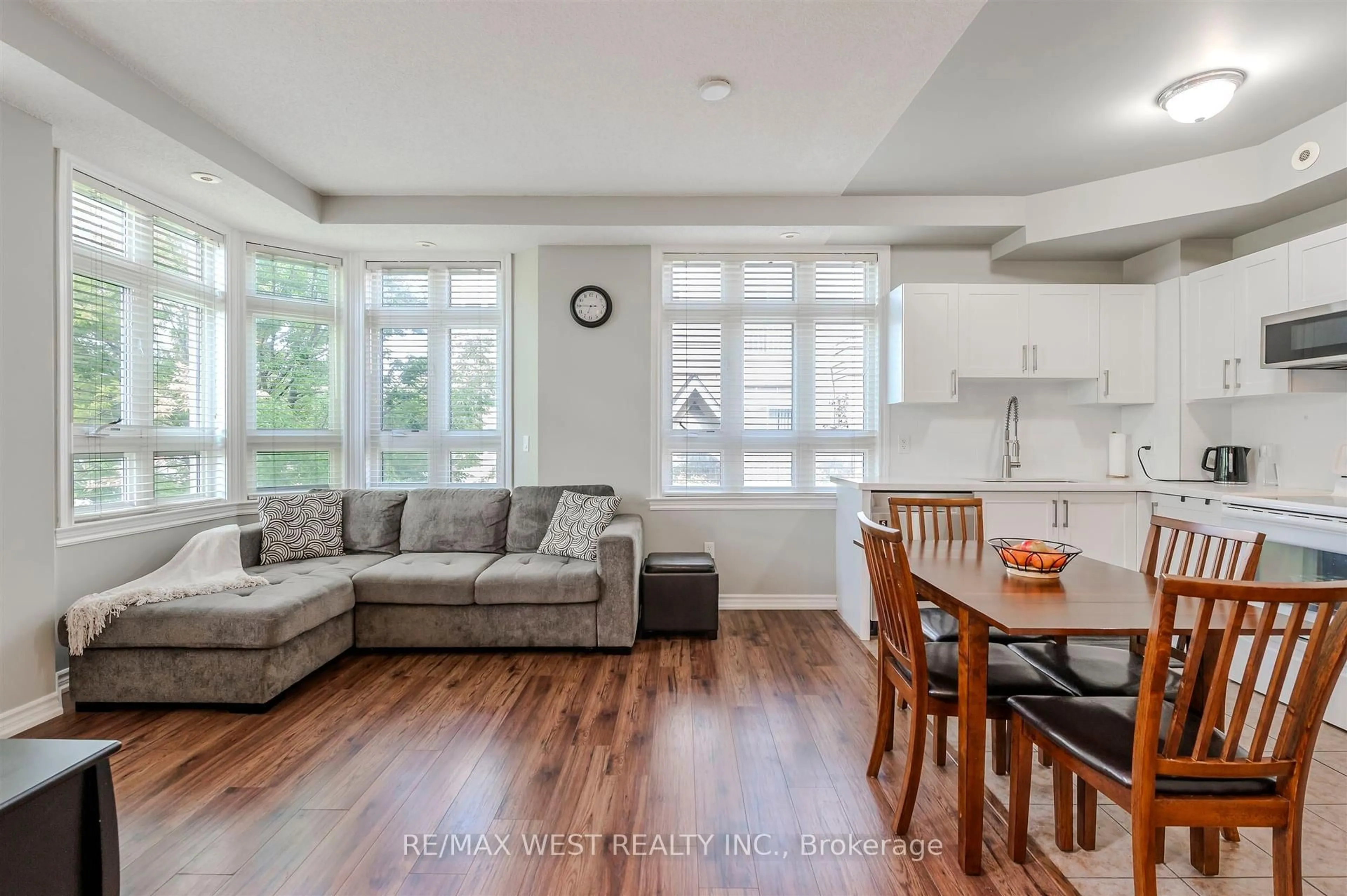 Open concept kitchen, wood/laminate floor for 9 Pine St #28, Toronto Ontario M9N 0A6