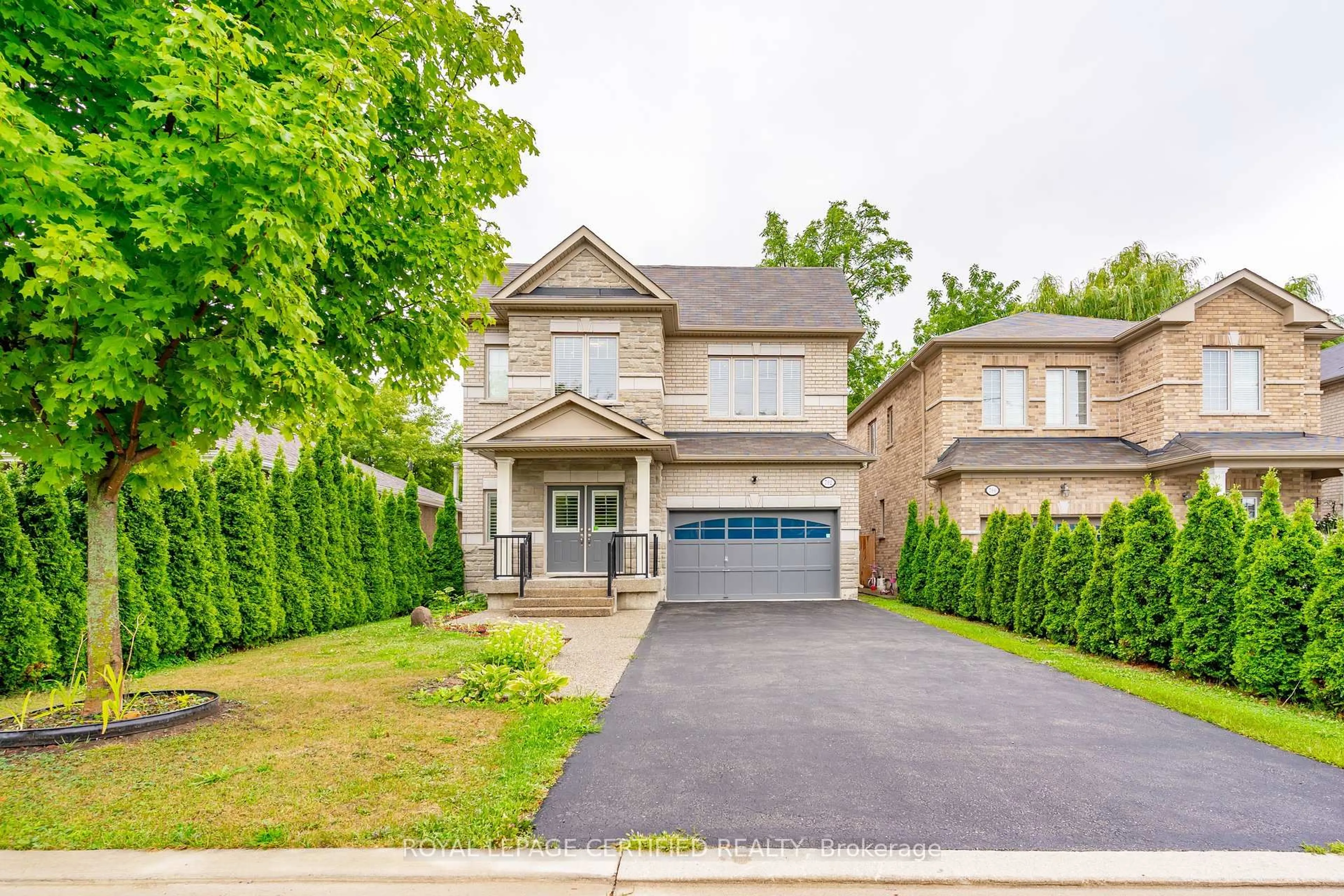Home with brick exterior material, street for 792 Glenbrook Ave, Burlington Ontario L7T 1L7