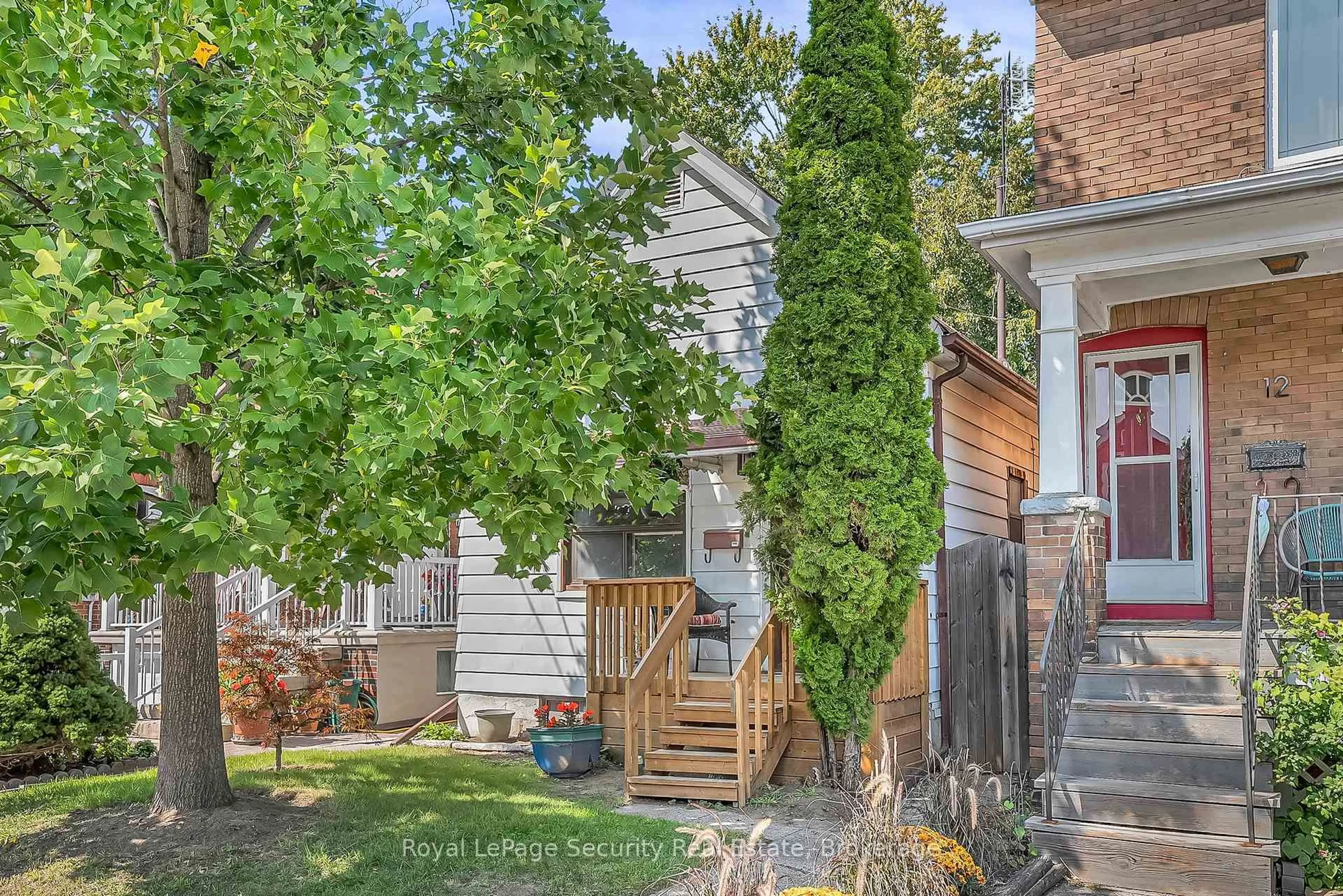 Patio, street for 14 Morland Rd, Toronto Ontario M6S 2M8