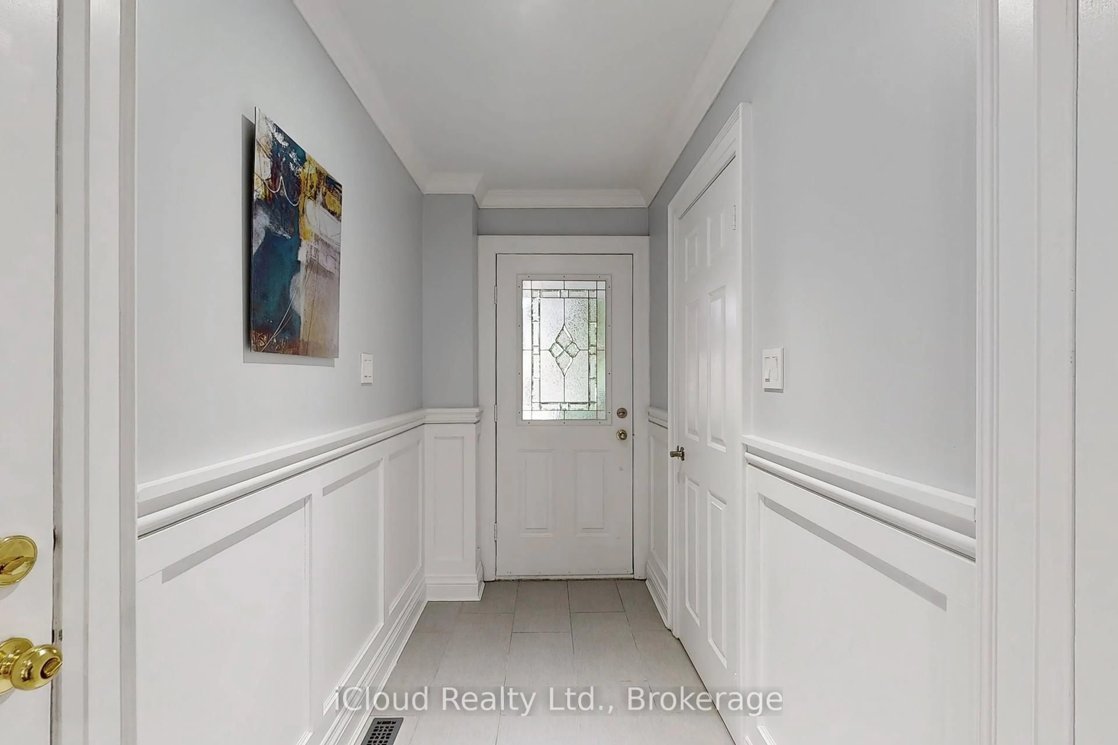 Indoor entryway for 5138 Lampman Ave, Burlington Ontario L7L 6K1