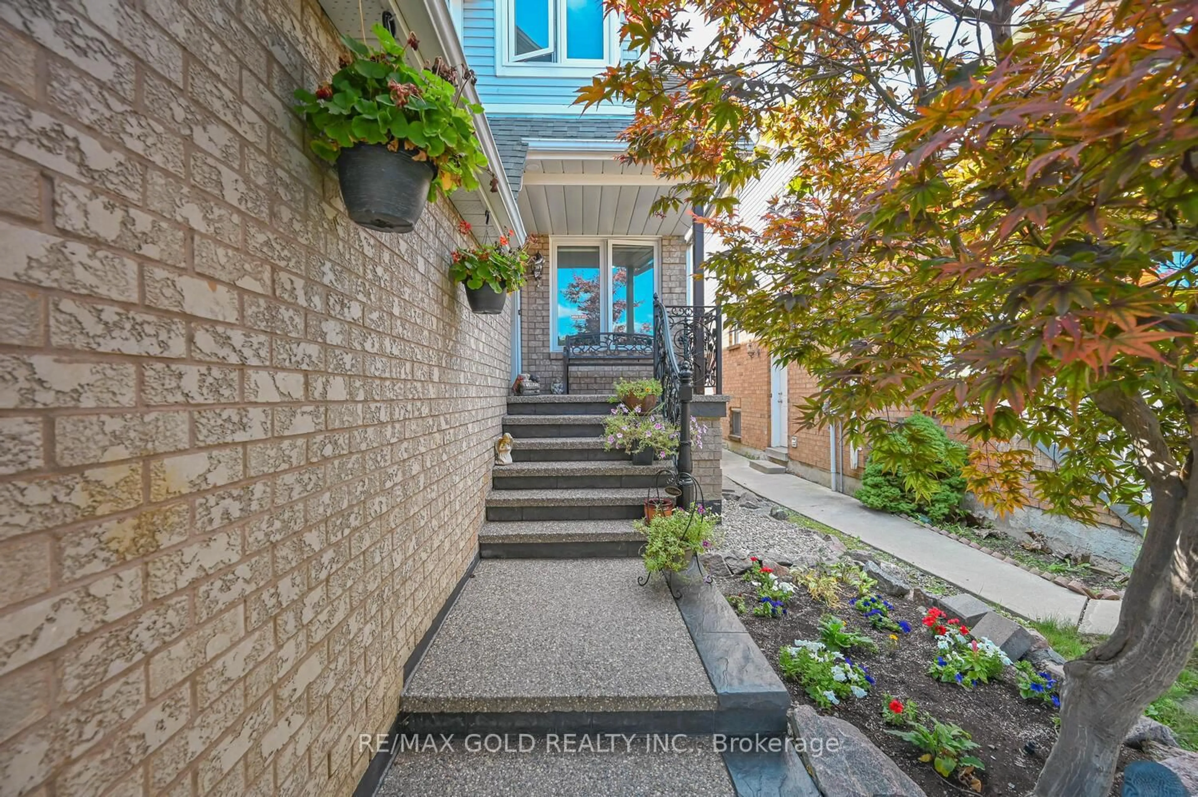 Unknown for 101 Beaconsfield Ave, Brampton Ontario L6Y 4R6