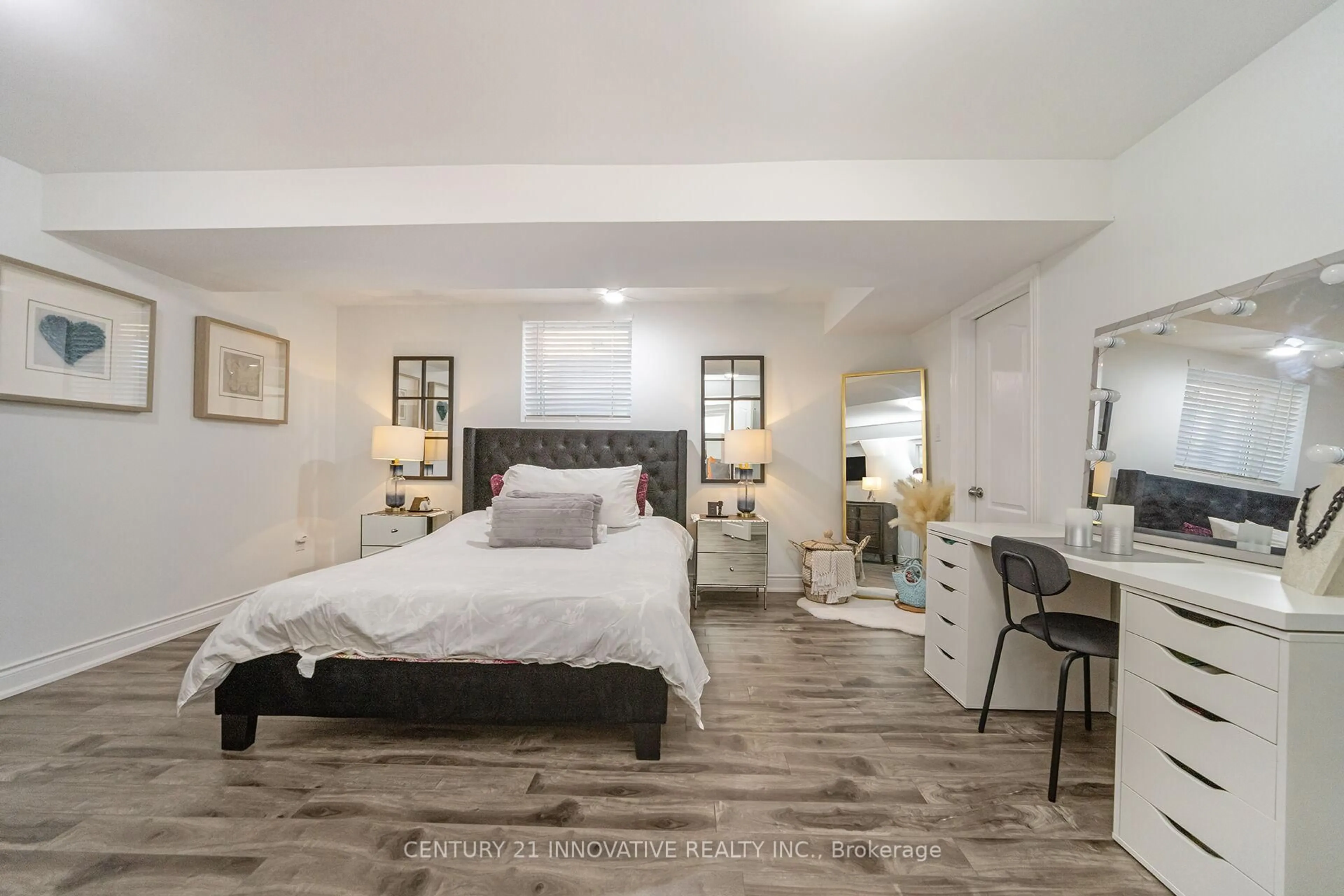 Bedroom with bed, unknown for 4876 Potomac Crt, Mississauga Ontario L5R 0B1