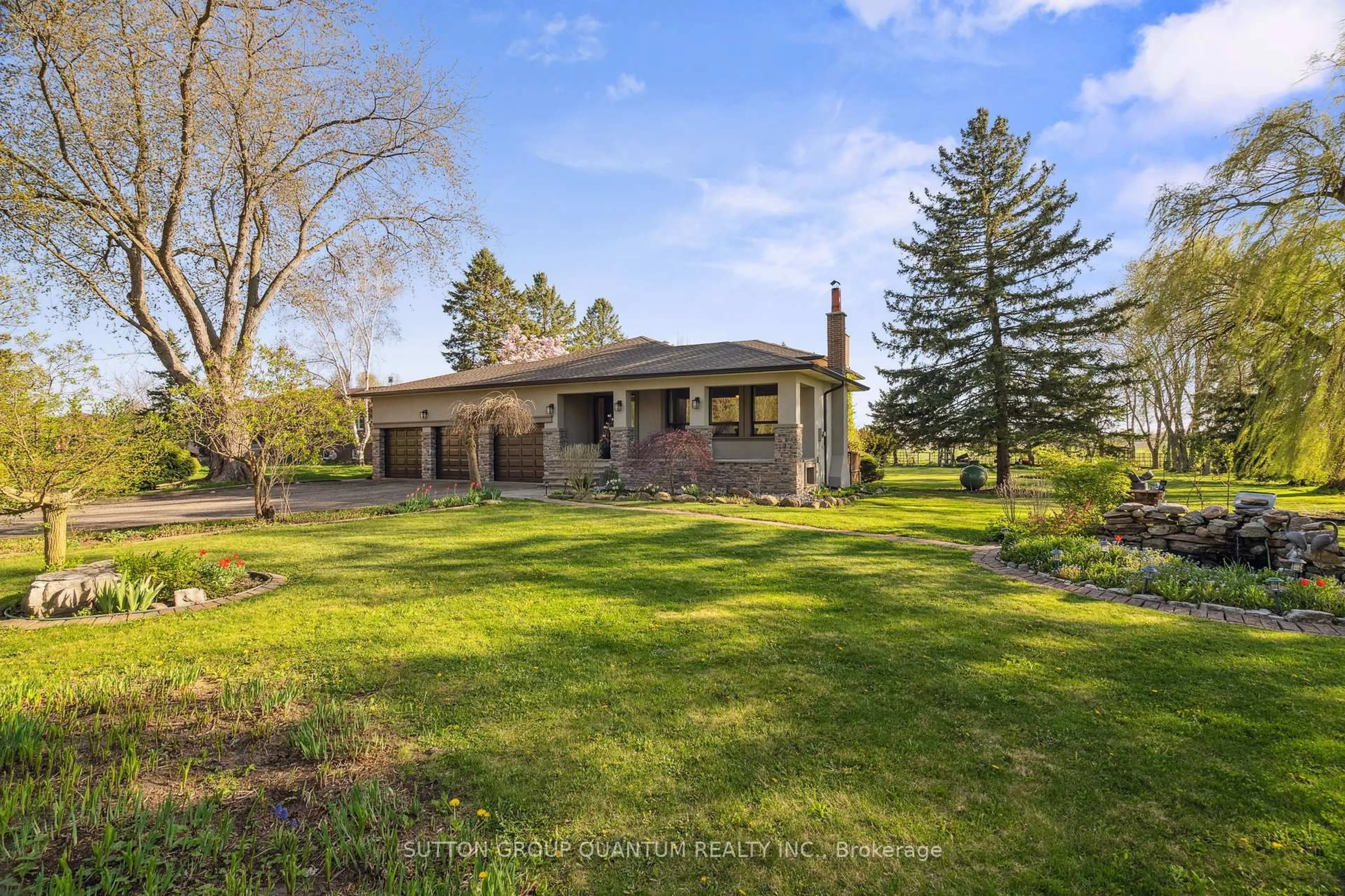 A pic from outside/outdoor area/front of a property/back of a property/a pic from drone, unknown for 14432 Innis Lake Rd, Caledon Ontario L7C 2Y7