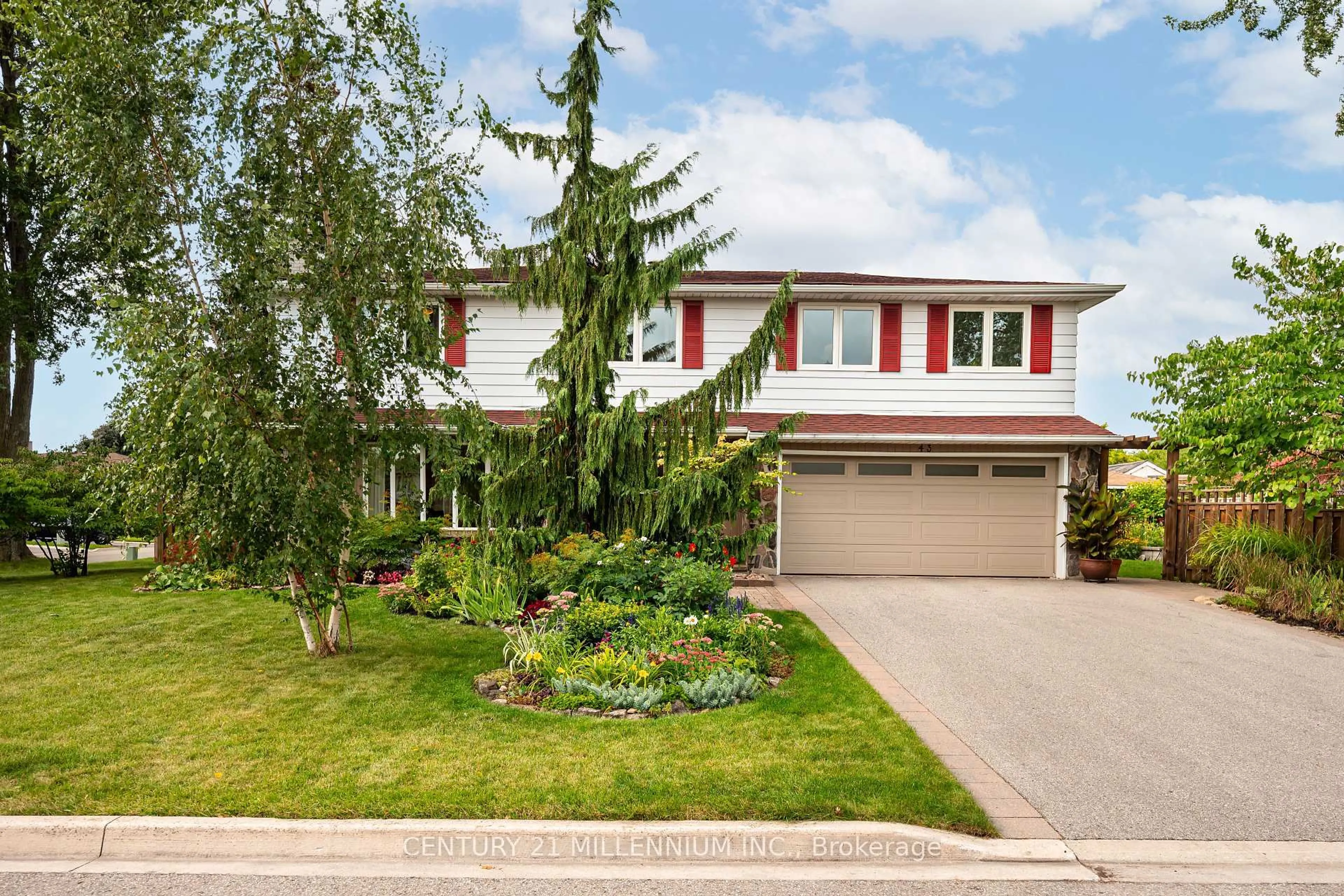 Home with vinyl exterior material, street for 43 Erindale Cres, Brampton Ontario L6W 1B6