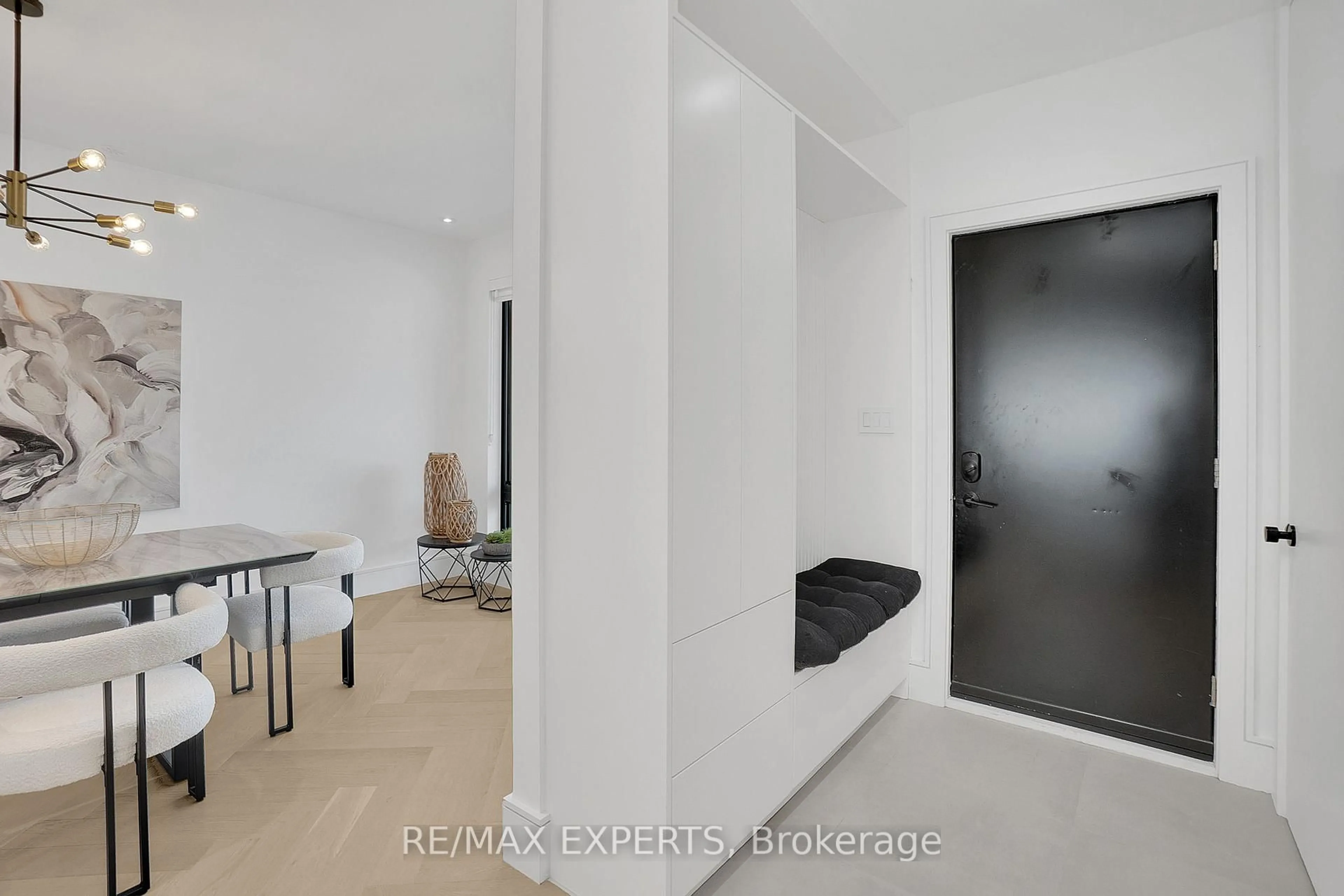 Indoor entryway for 62 Hartley Ave, Toronto Ontario M6E 4E8