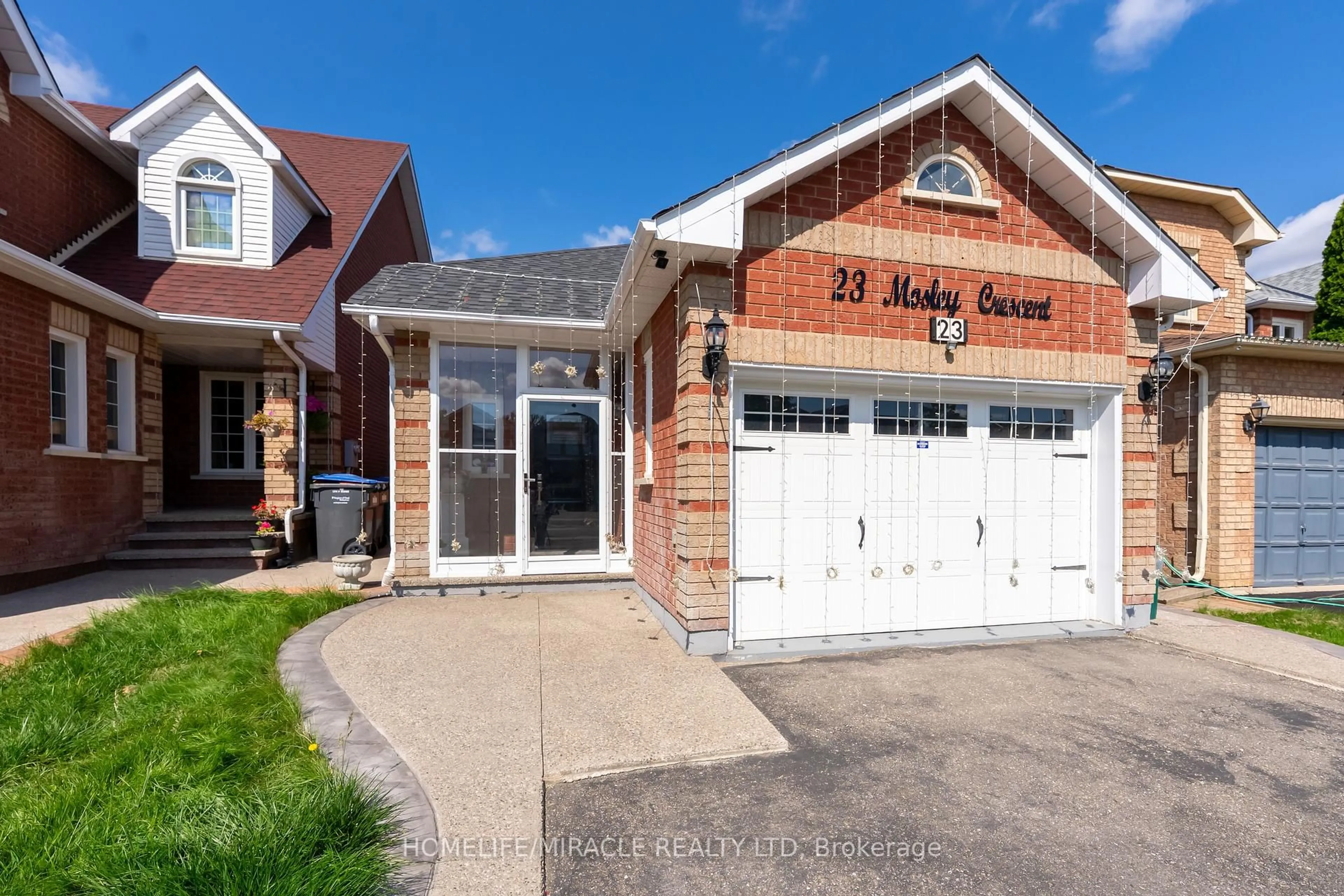 Home with brick exterior material, street for 23 Mosley Cres, Brampton Ontario L6Y 5C7