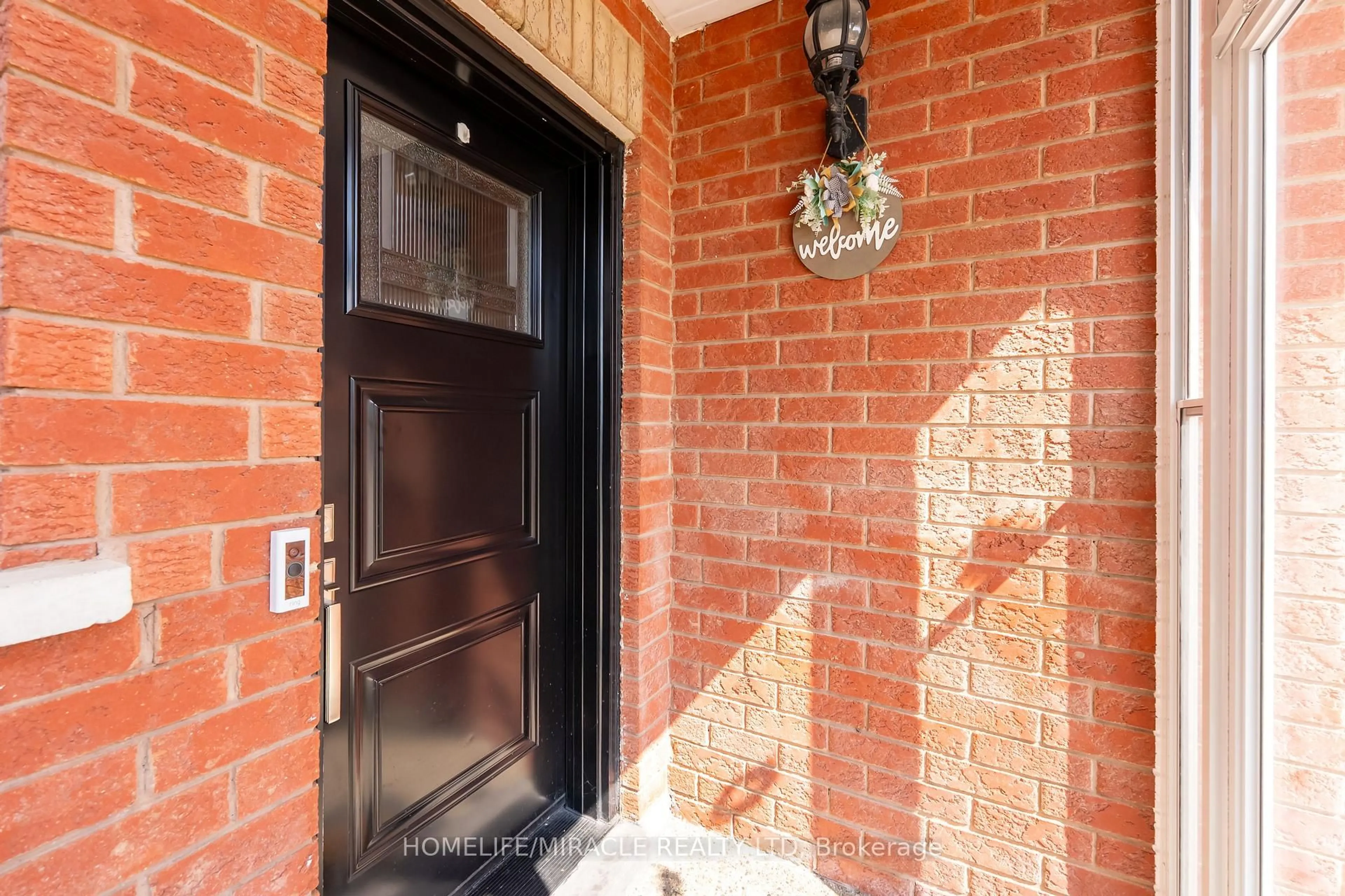 Unknown for 23 Mosley Cres, Brampton Ontario L6Y 5C7