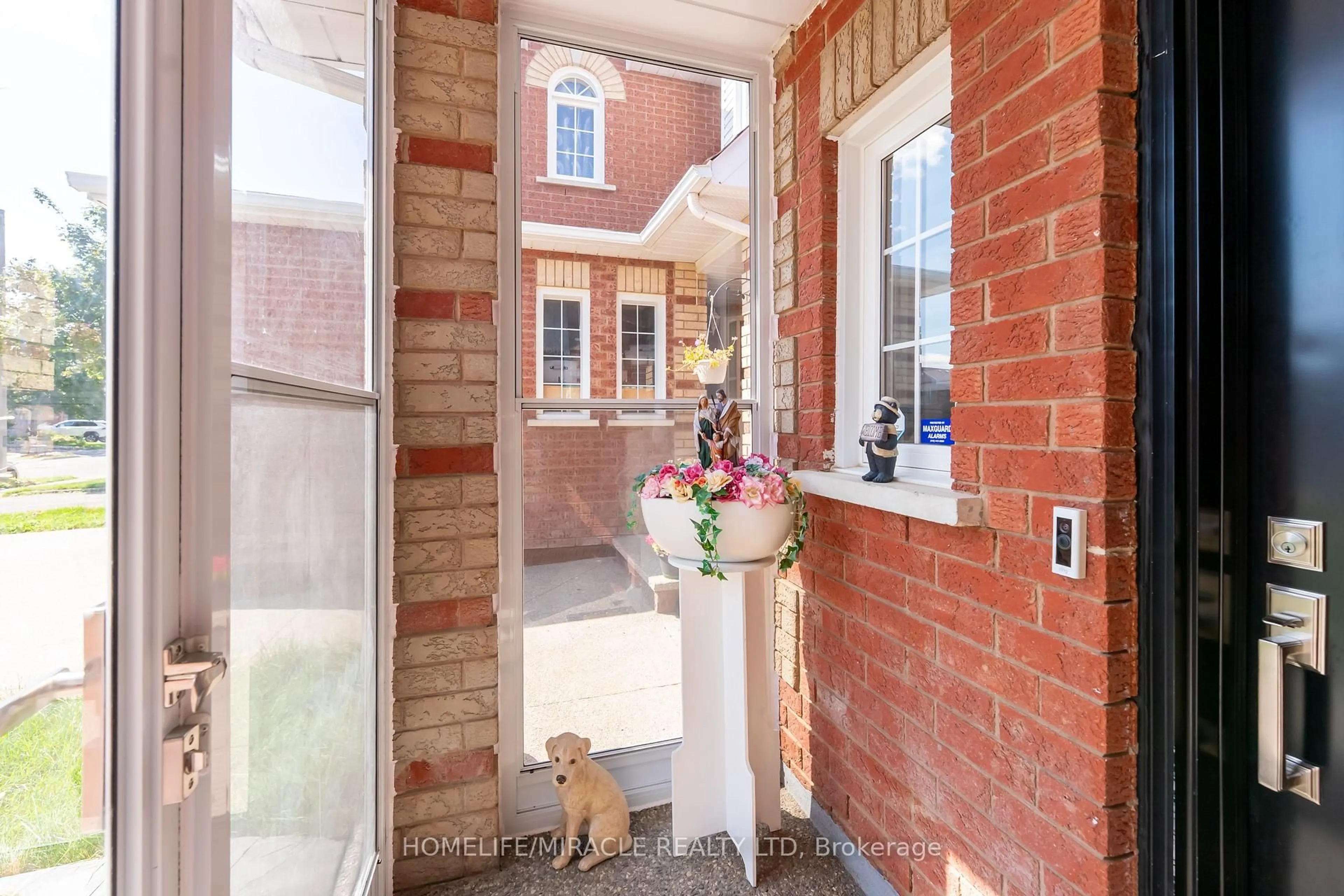Unknown for 23 Mosley Cres, Brampton Ontario L6Y 5C7