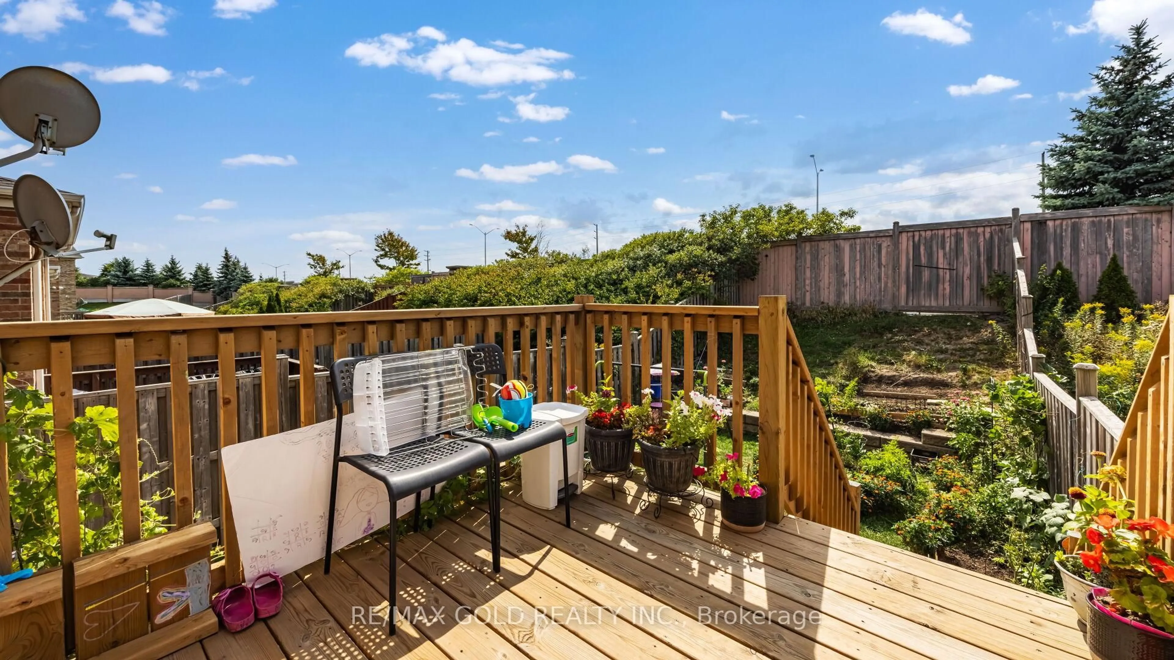 Patio, water/lake/river/ocean view for 42 Murphy Rd, Brampton Ontario L6S 0B1