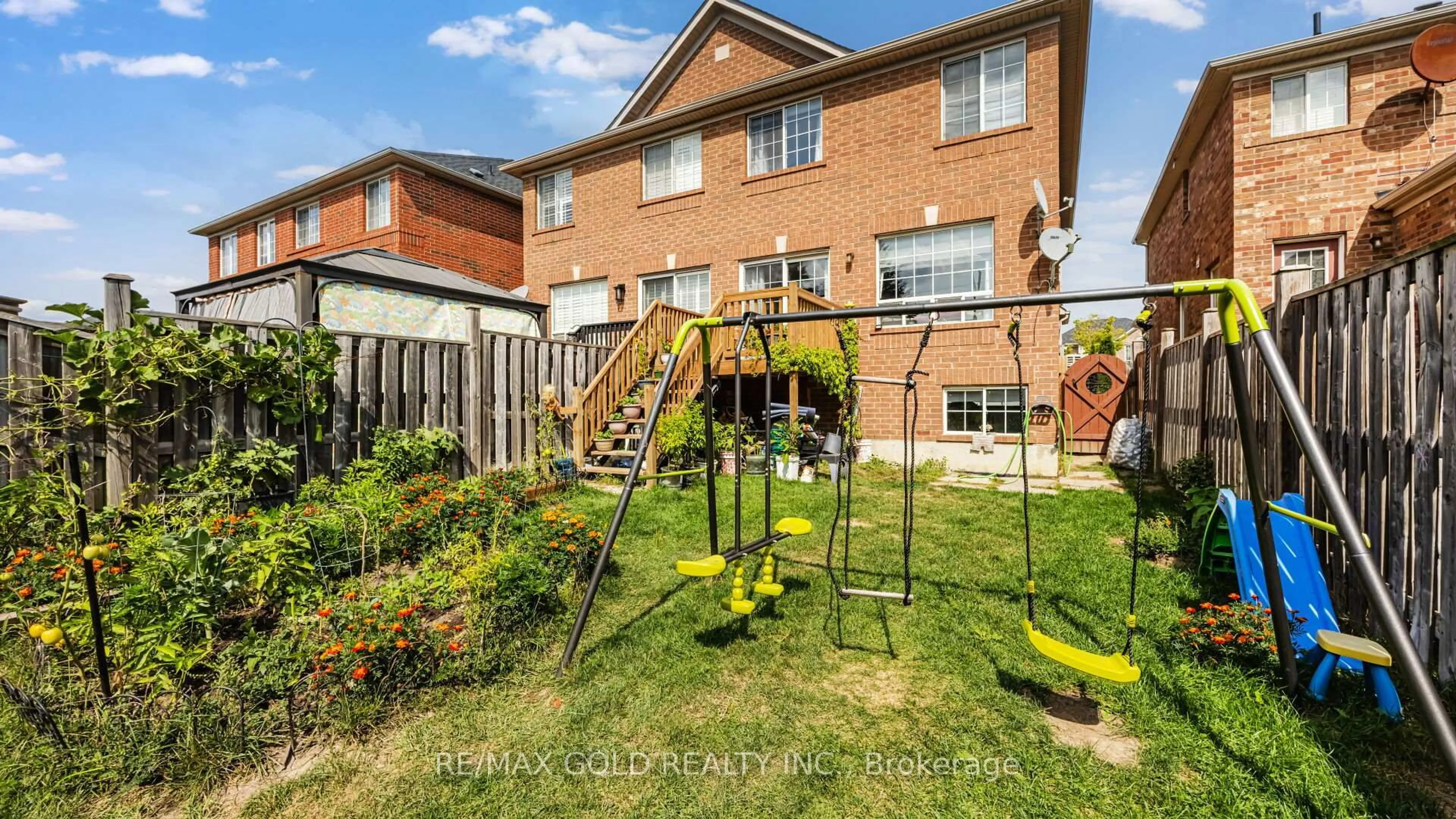 Patio, street for 42 Murphy Rd, Brampton Ontario L6S 0B1