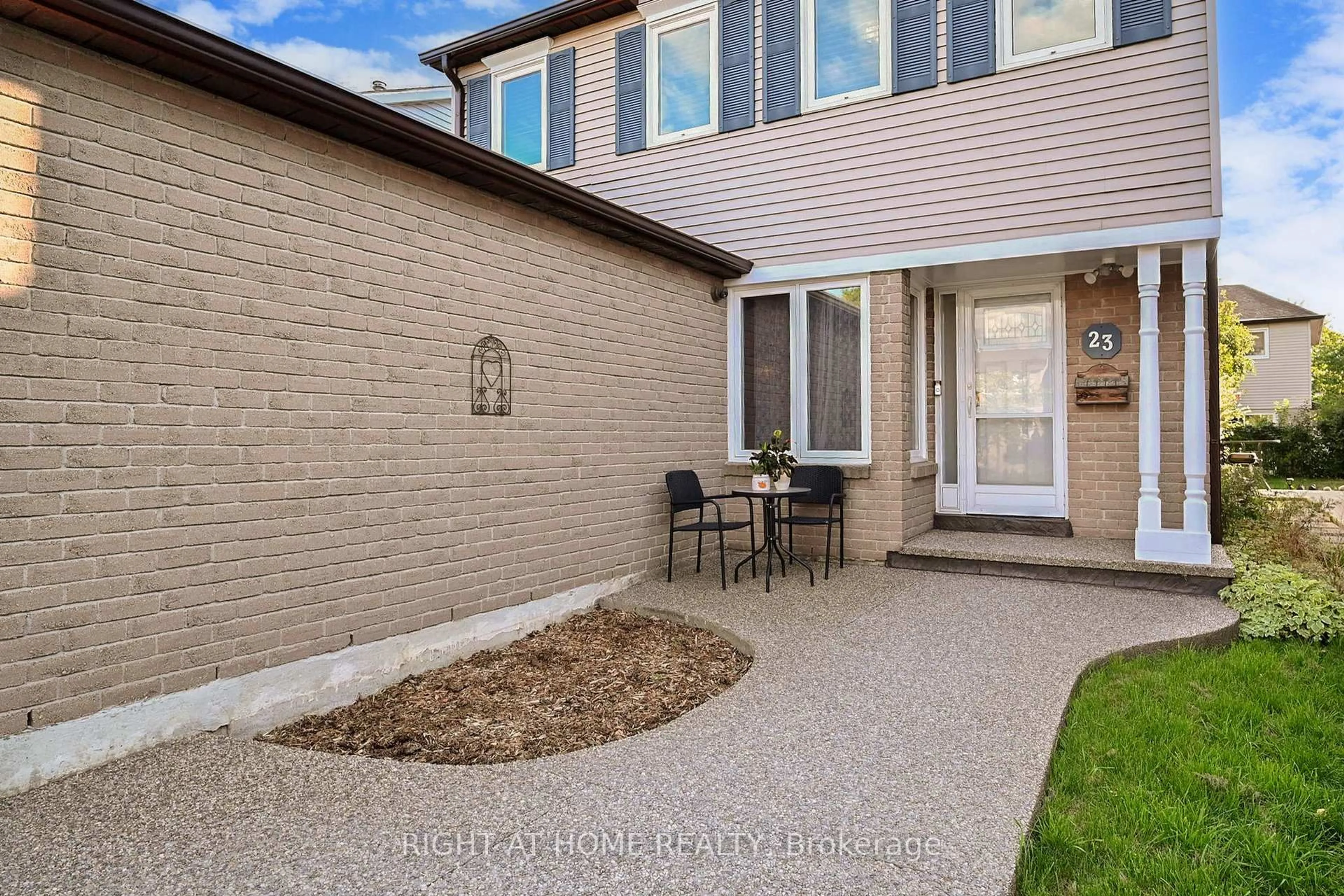 Unknown for 23 Nutmeg St, Brampton Ontario L6S 4A7