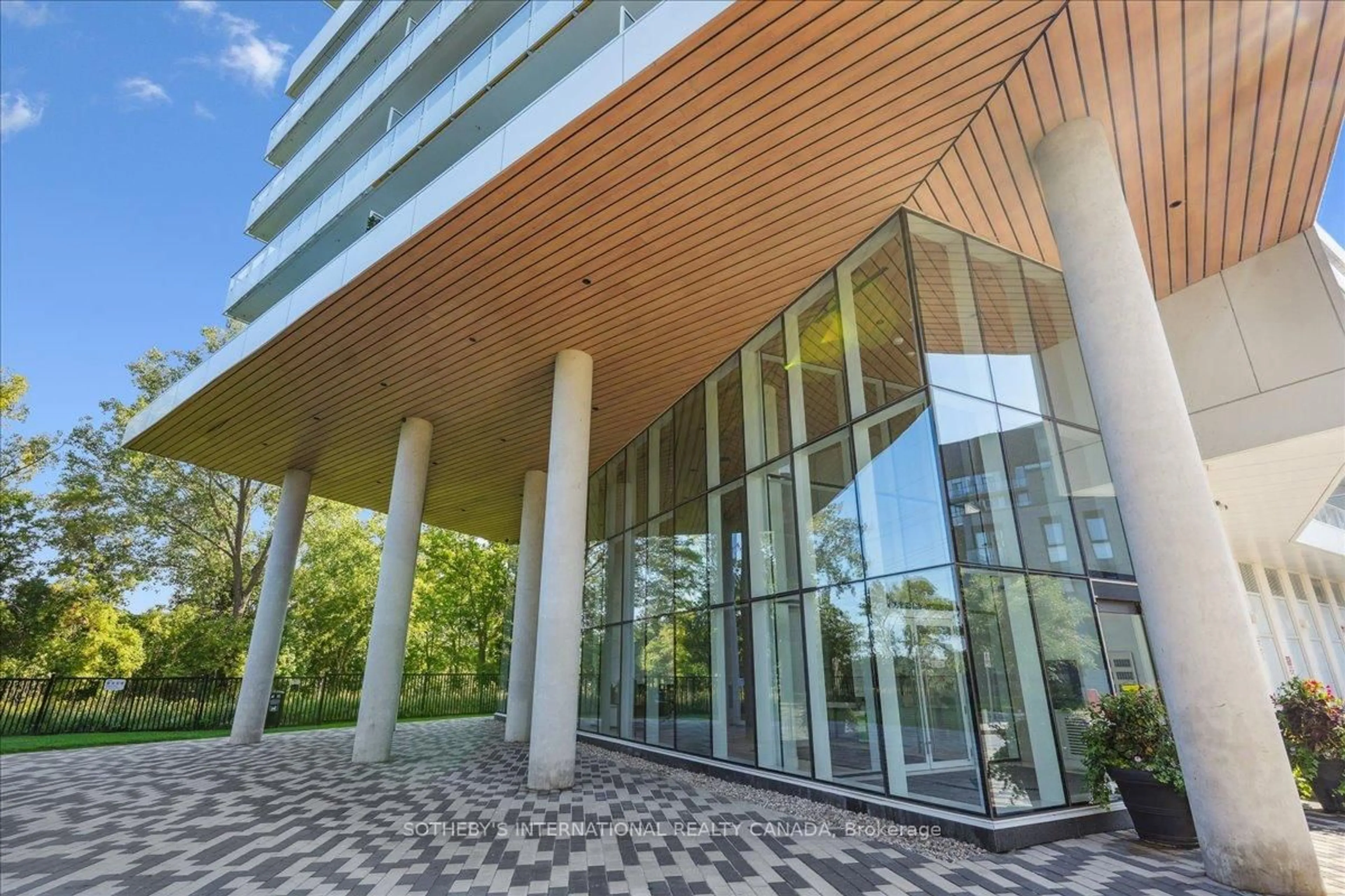 Indoor foyer for 20 Brin Dr #1706, Toronto Ontario M8X 0B2