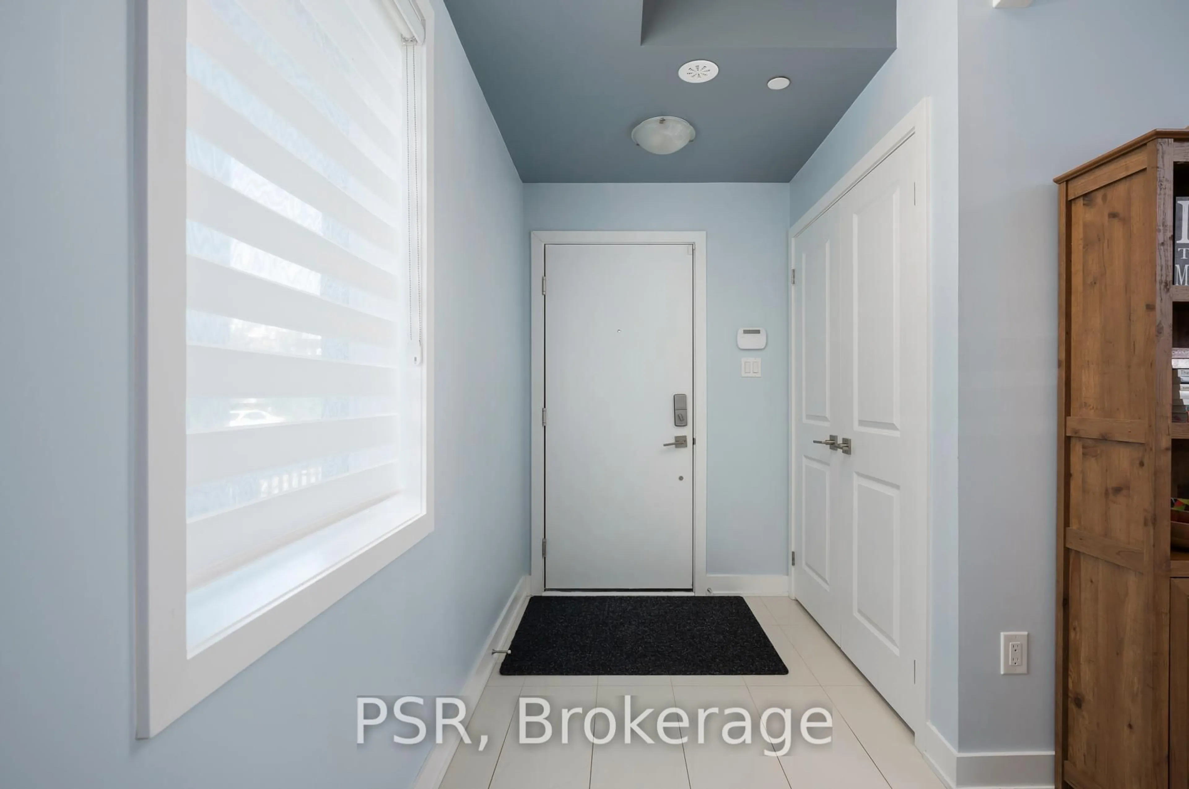 Indoor entryway for 91 Frederick Tisdale Dr, Toronto Ontario M3K 0C6