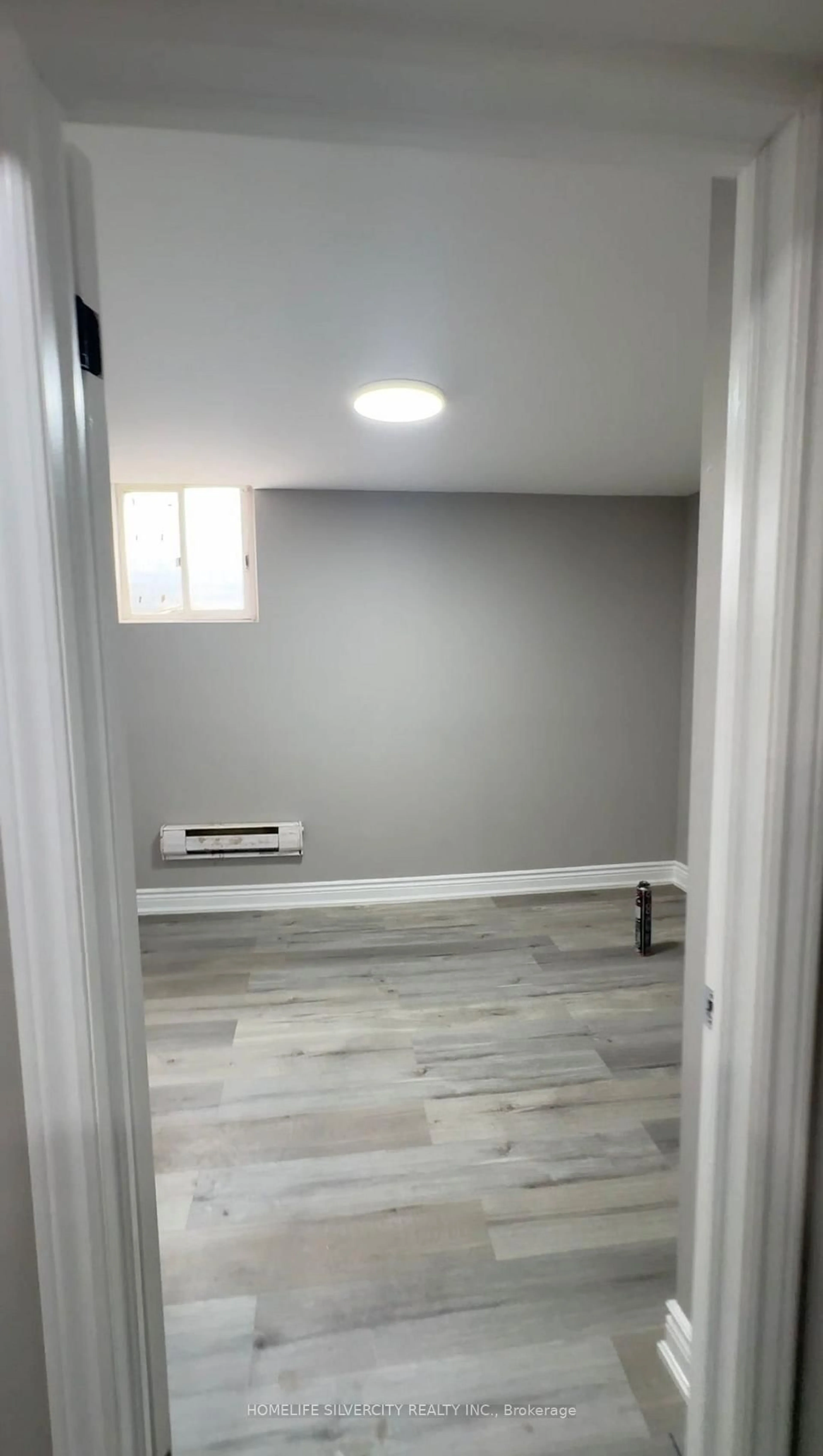 A pic of a room for 8 Golden Gate Dr, Brampton Ontario L6S 2K5