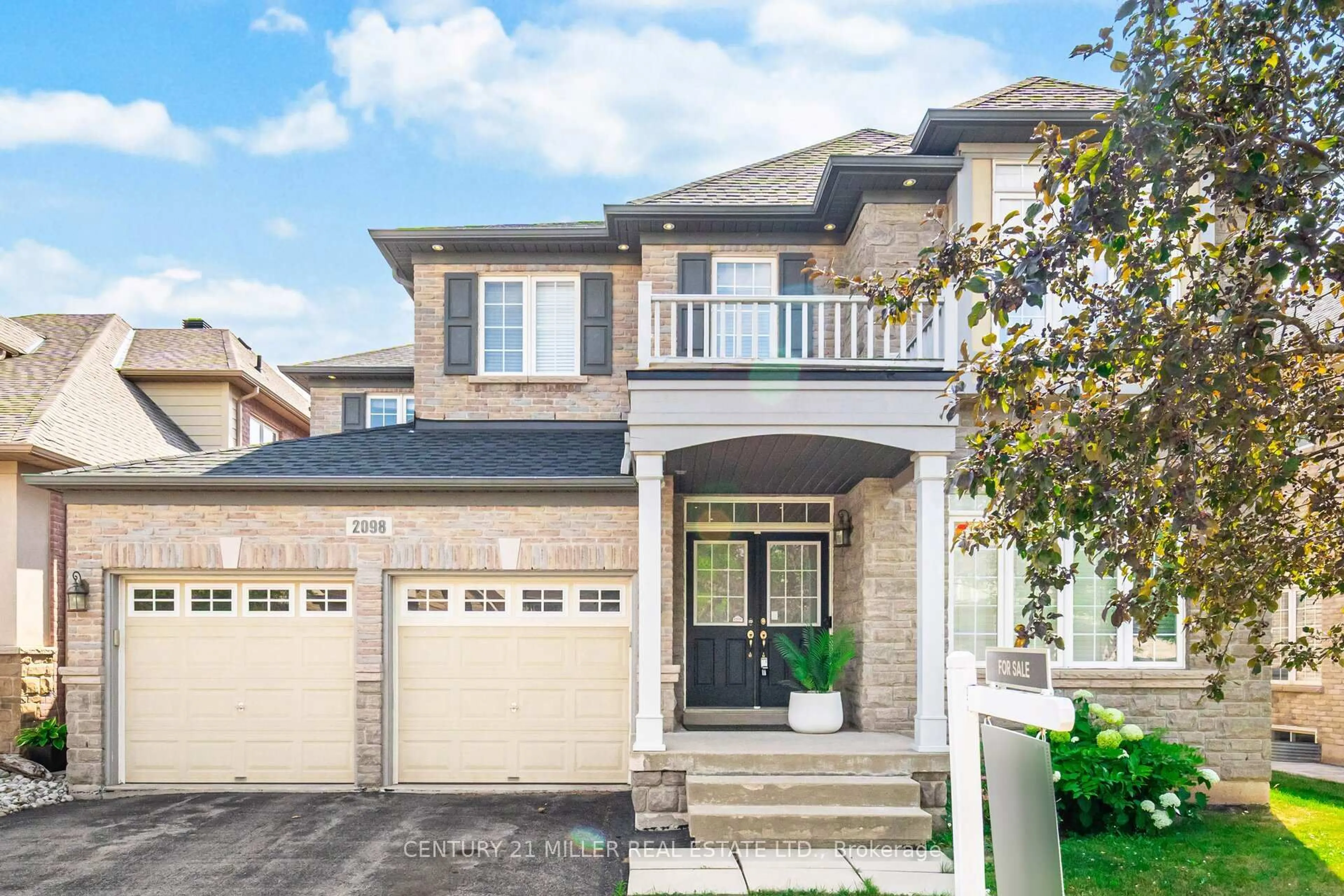 Home with brick exterior material, street for 2098 Wildfel Way, Oakville Ontario L6M 0E2