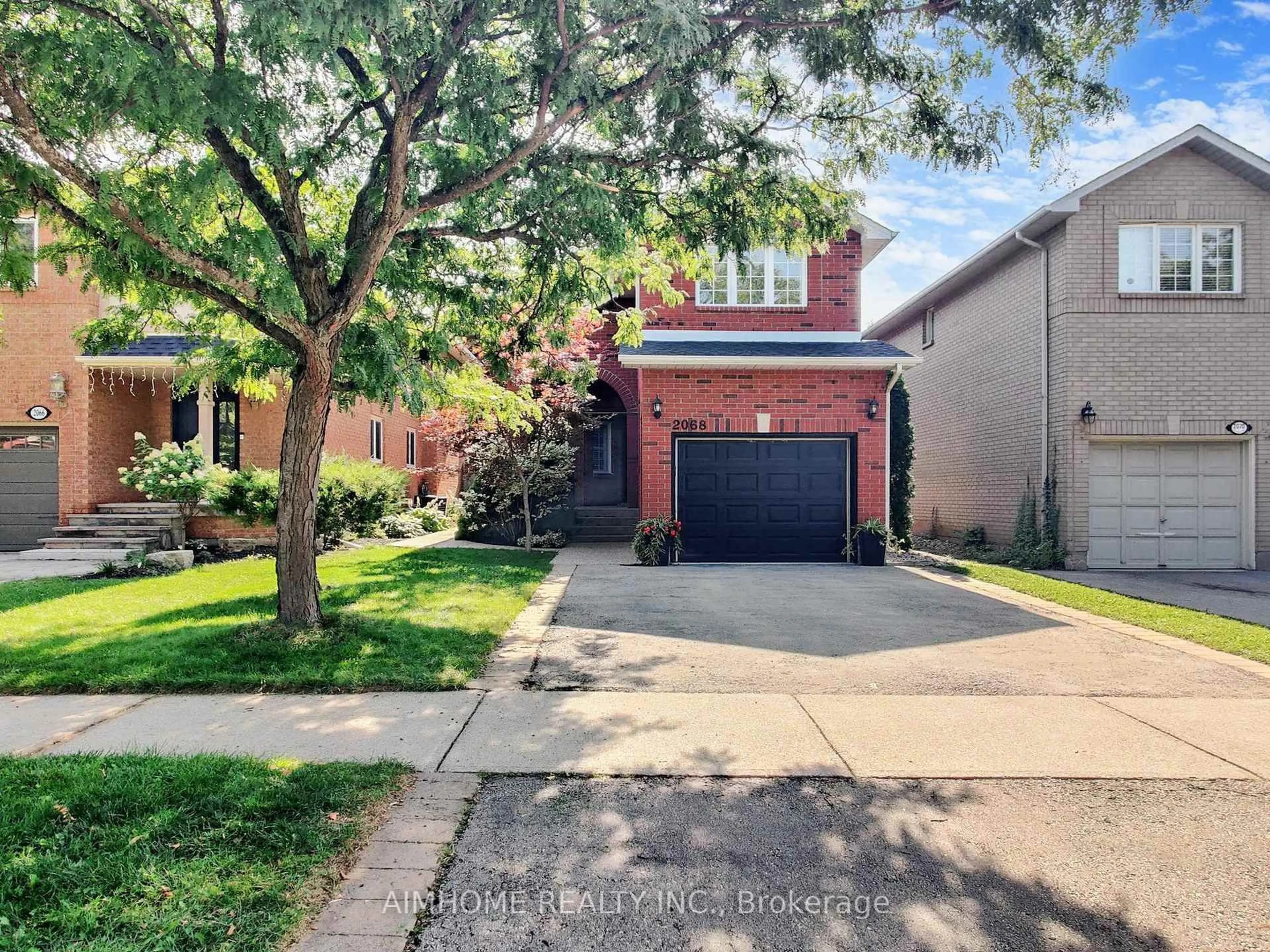 Home with brick exterior material, street for 2068 Westmount Dr, Oakville Ontario L6M 3P2