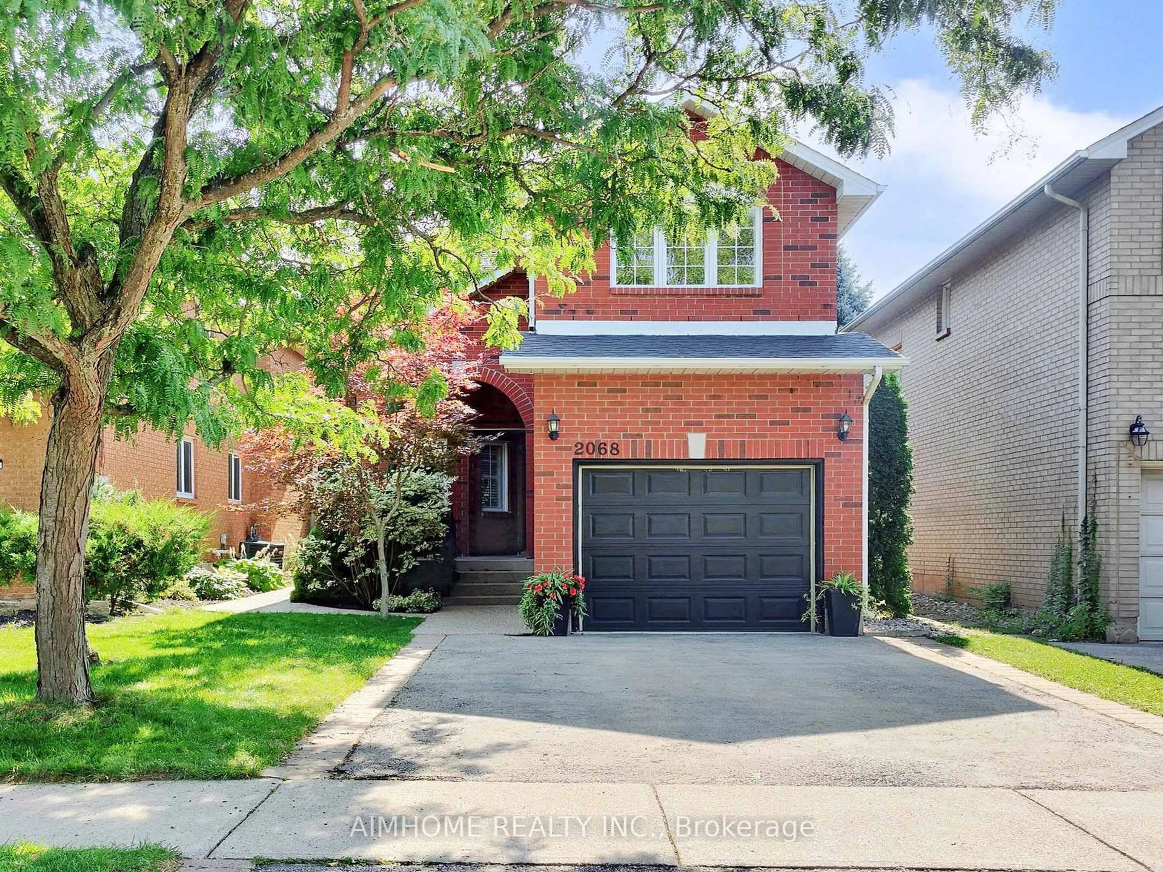 Home with brick exterior material, street for 2068 Westmount Dr, Oakville Ontario L6M 3P2