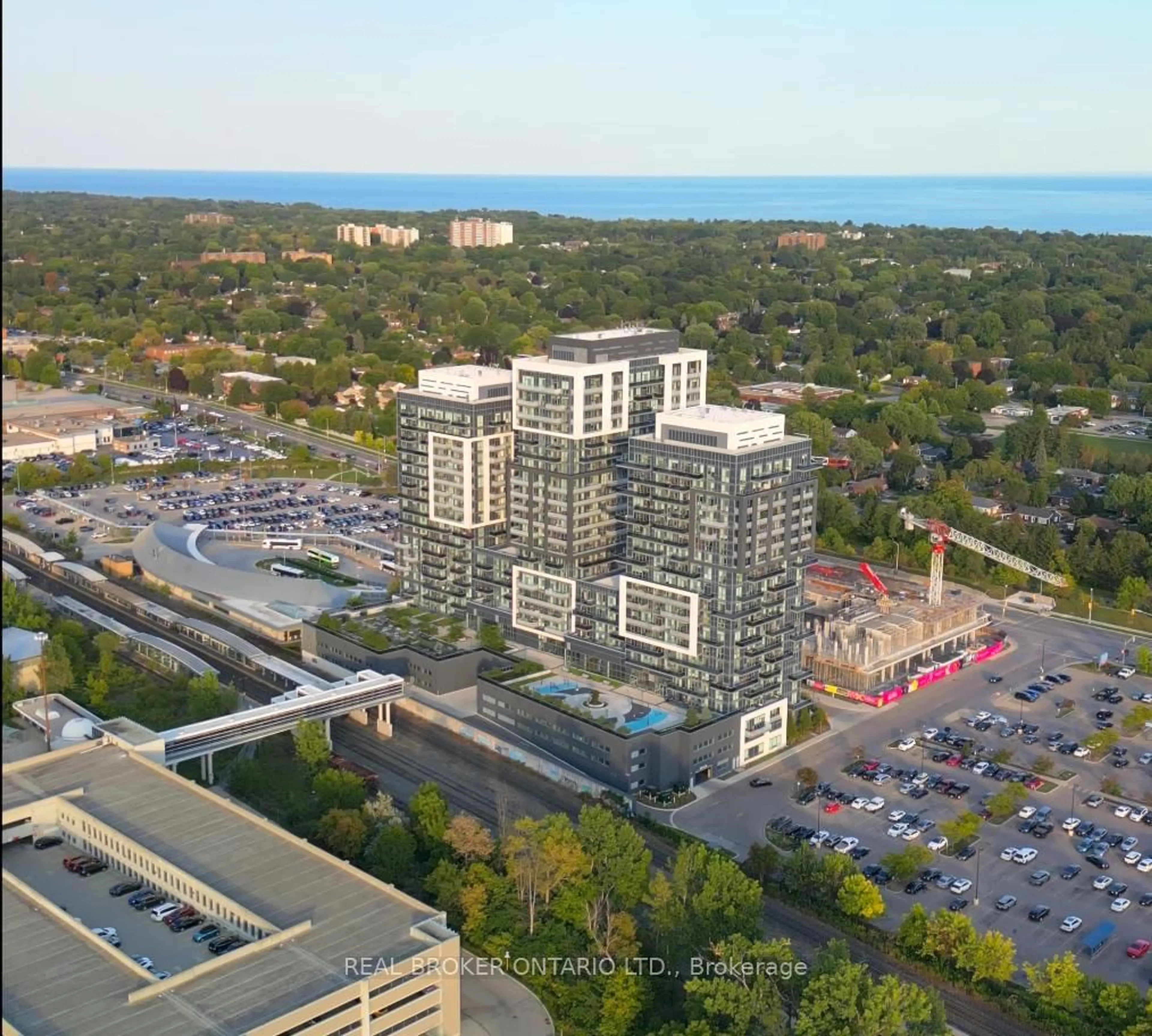Blurry image for 2087 FAIRVIEW St #606, Burlington Ontario L7R 0E5