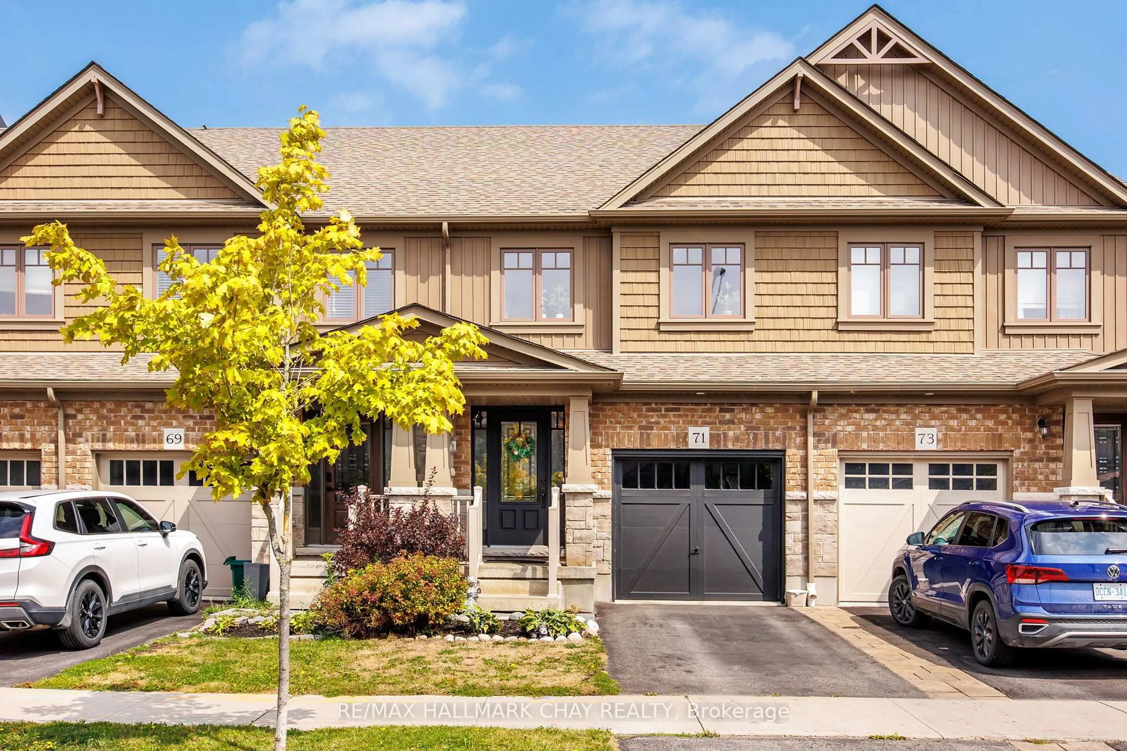Home with brick exterior material, street for 71 Winterton Crt, Orangeville Ontario L9W 5H8