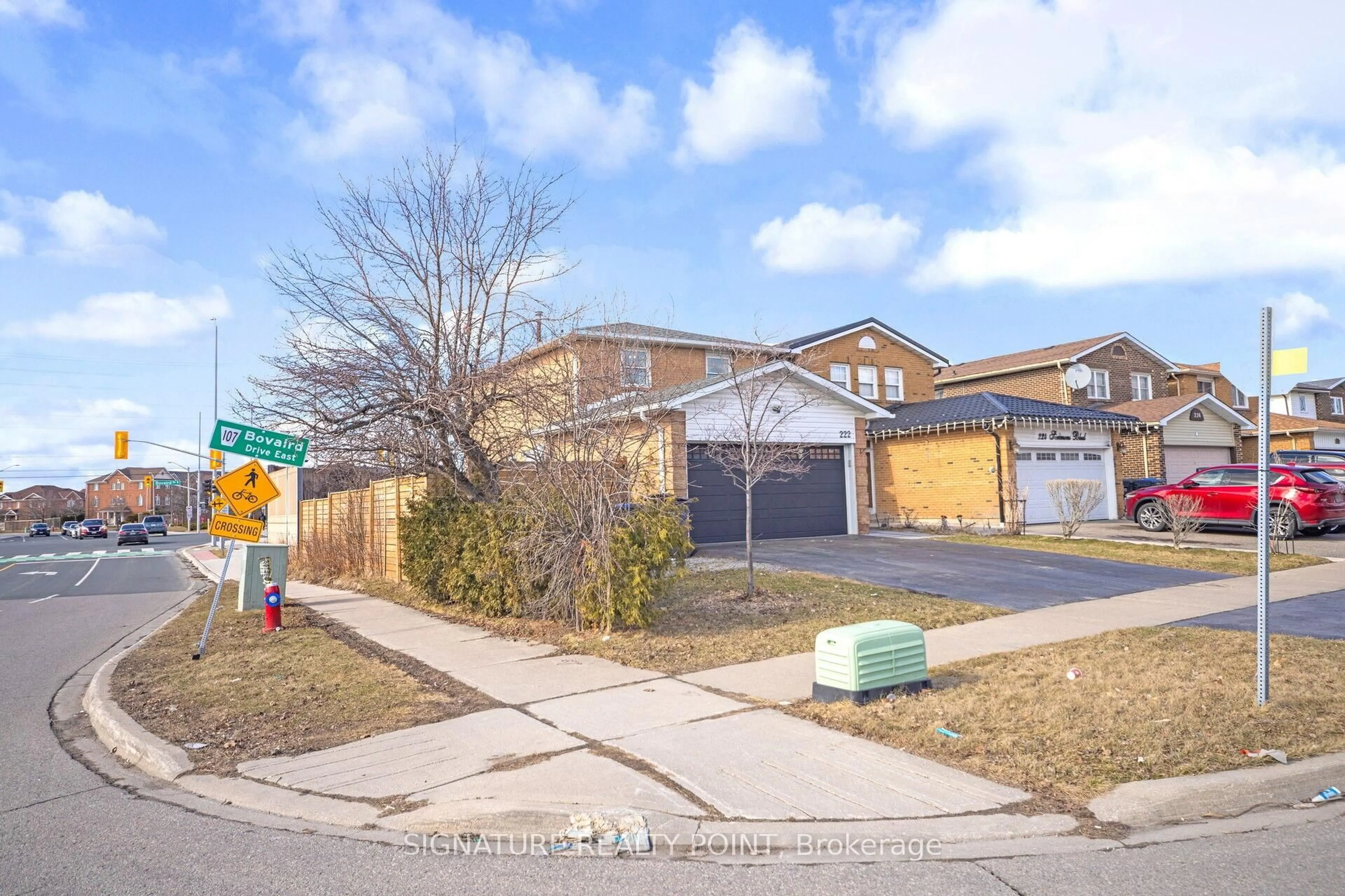 A pic from outside/outdoor area/front of a property/back of a property/a pic from drone, street for 222 Simmons Blvd, Brampton Ontario L6V 3Y1