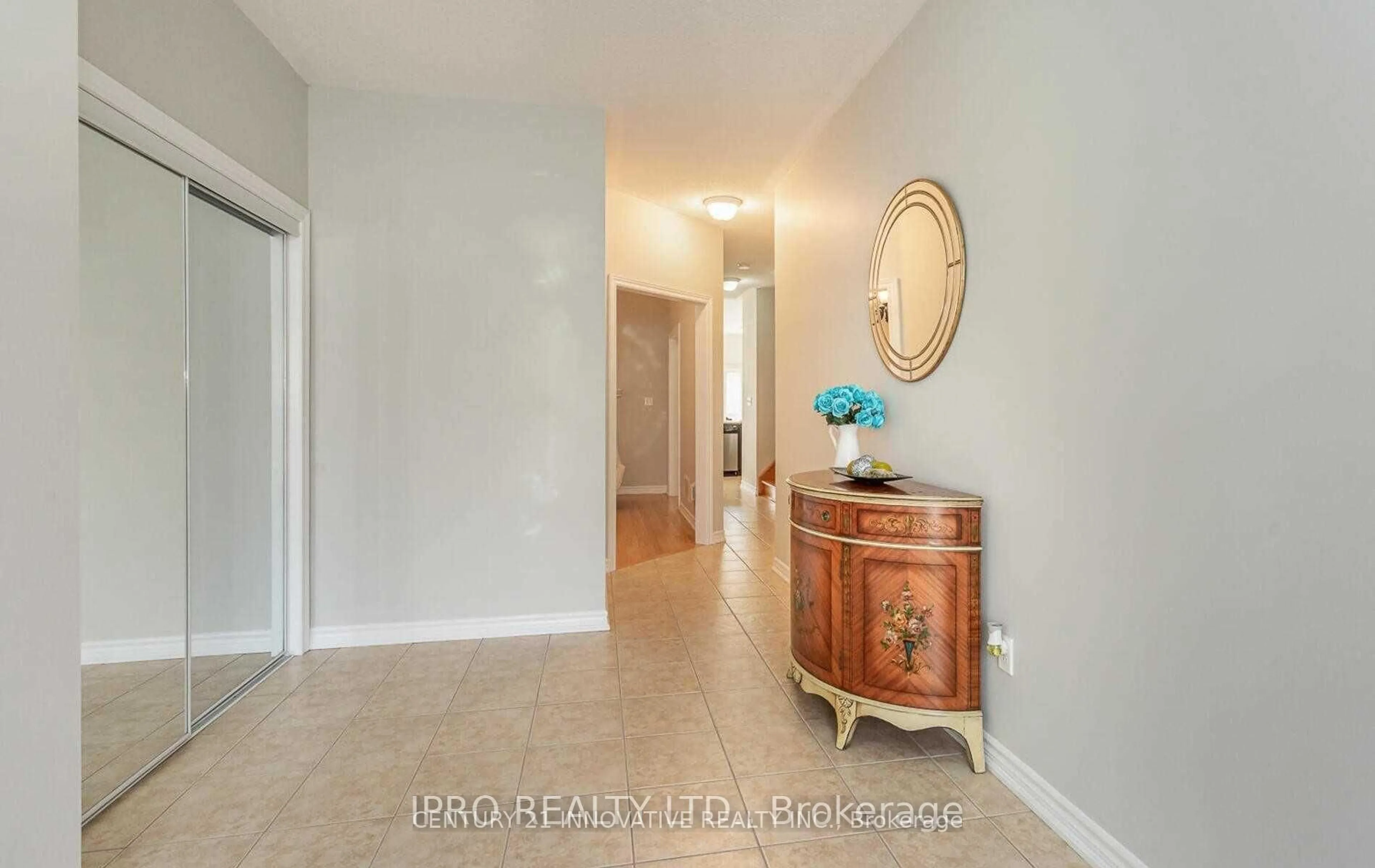 Indoor entryway for 126 Footbridge Cres, Brampton Ontario L6R 0T9