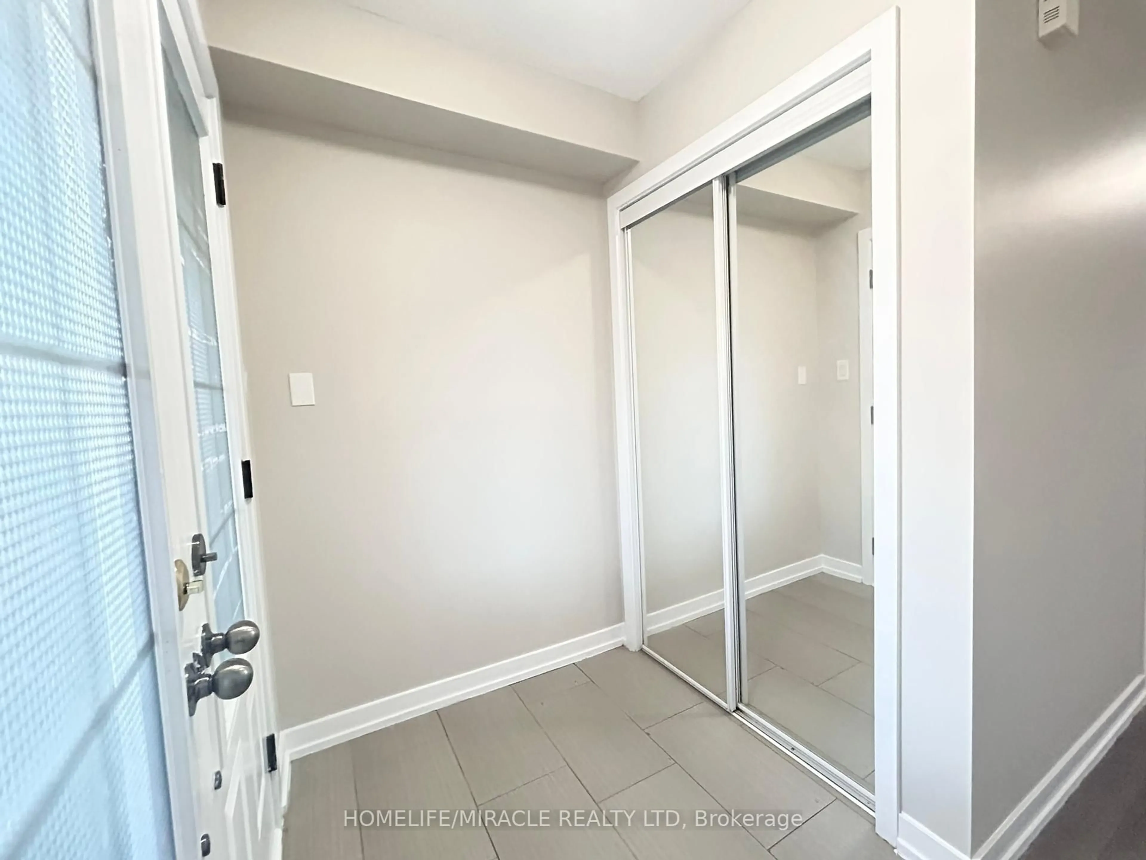 Unknown for 4 Hoover Rd, Brampton Ontario L7A 4L2