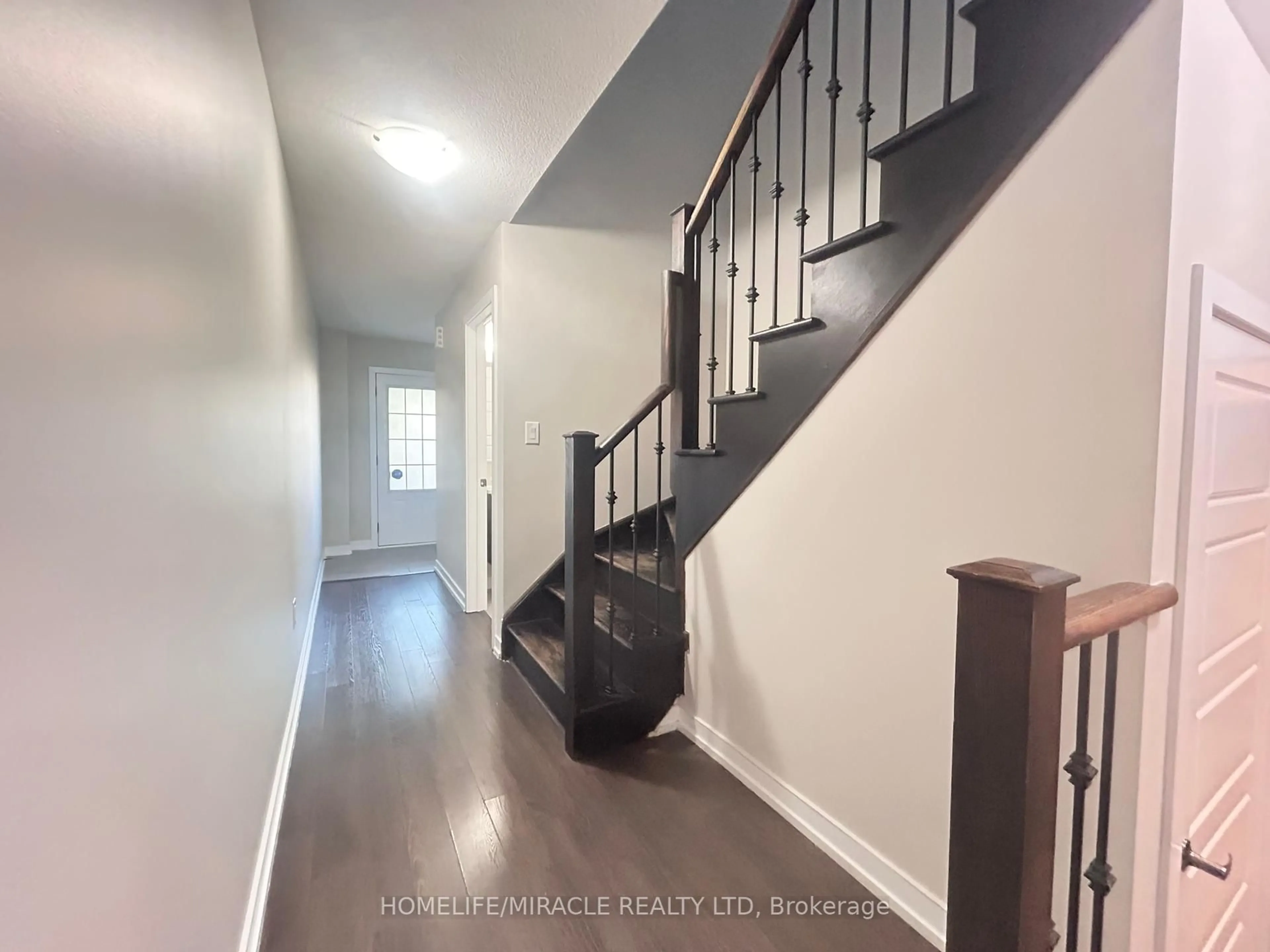 Unknown for 4 Hoover Rd, Brampton Ontario L7A 4L2